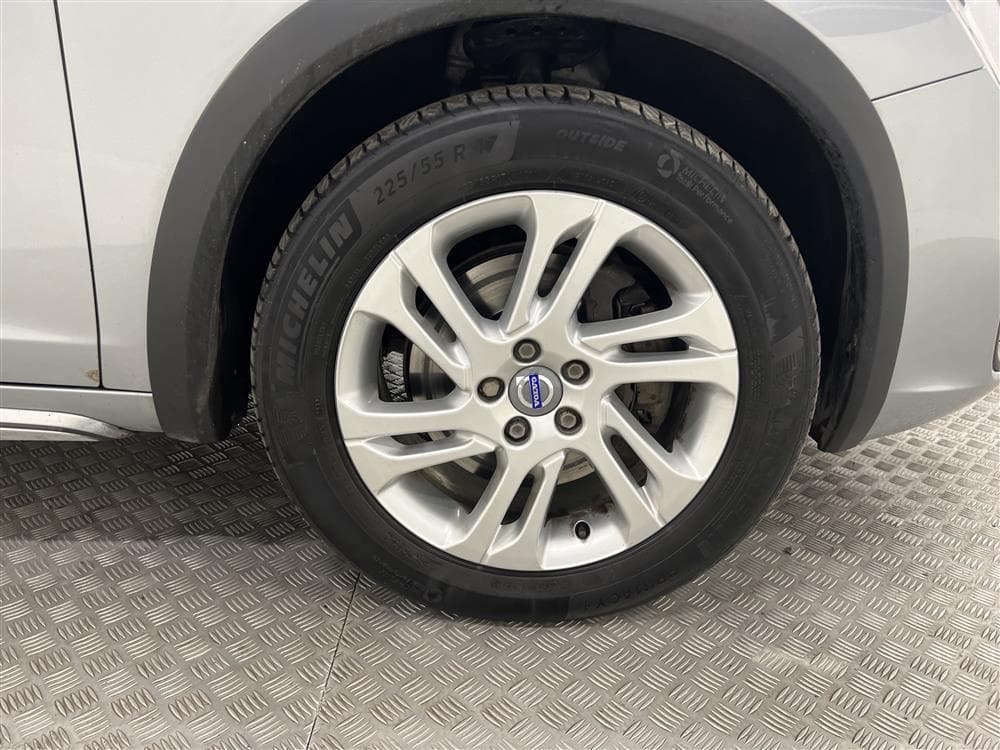 Volvo V60 D4 AWD Cross Country Summum VOC Värmare T-lucka