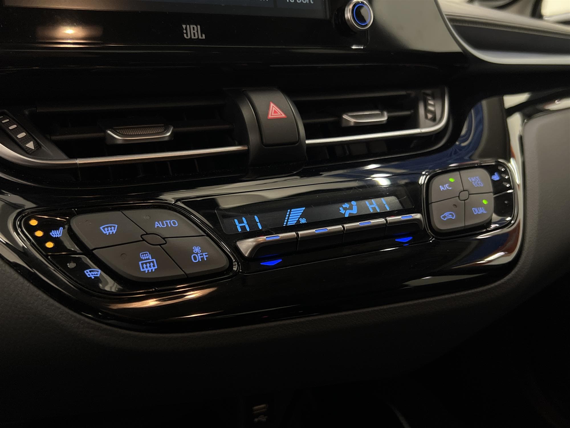 Toyota C-HR Hybrid CVT122hk  Drag JBL B-Kamera 0,38L/mil