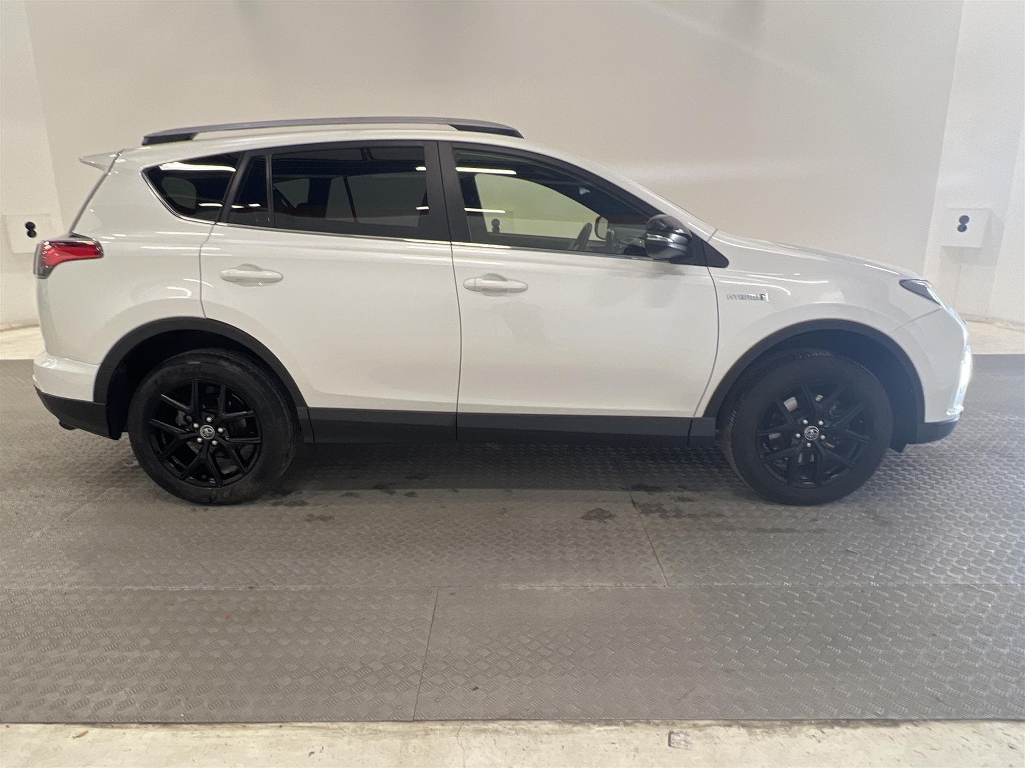 Toyota RAV4 Hybrid 2.5 AWD 197hk 1 Bruk Drag B-Kam Keyless 