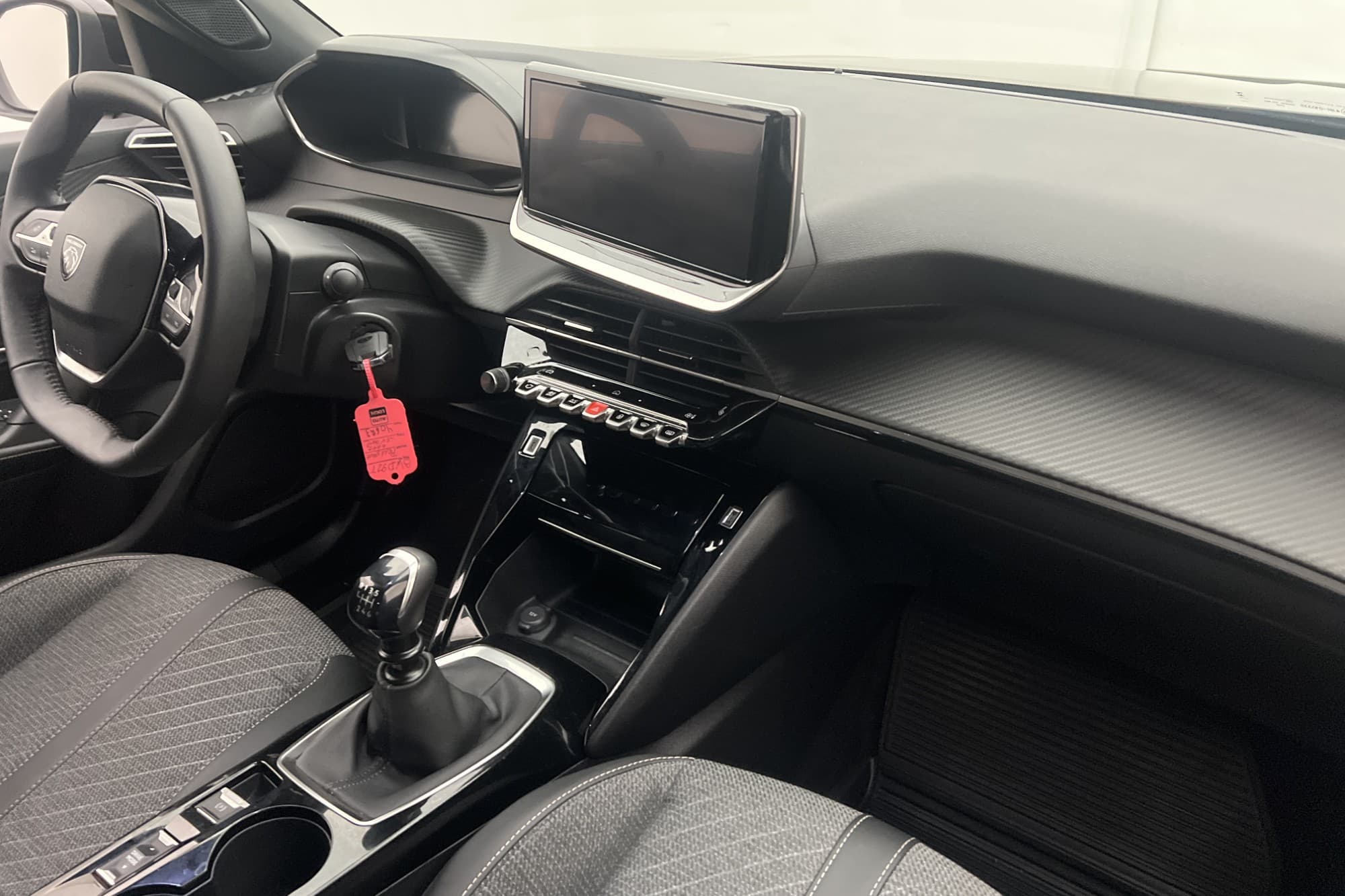 Peugeot 2008 1.2 PureTech 130hk Allure Farthållare PDC 