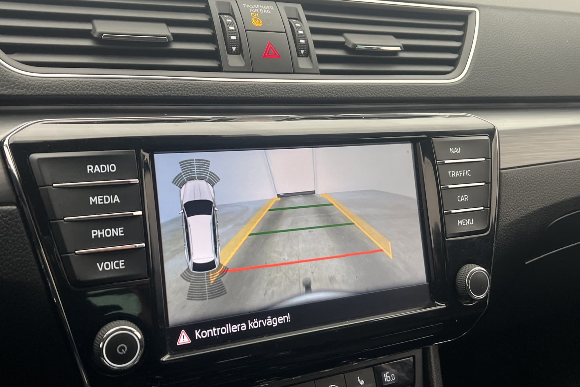 Skoda Superb Kombi TDI 4x4 Business Canton Värm Elstol Drag