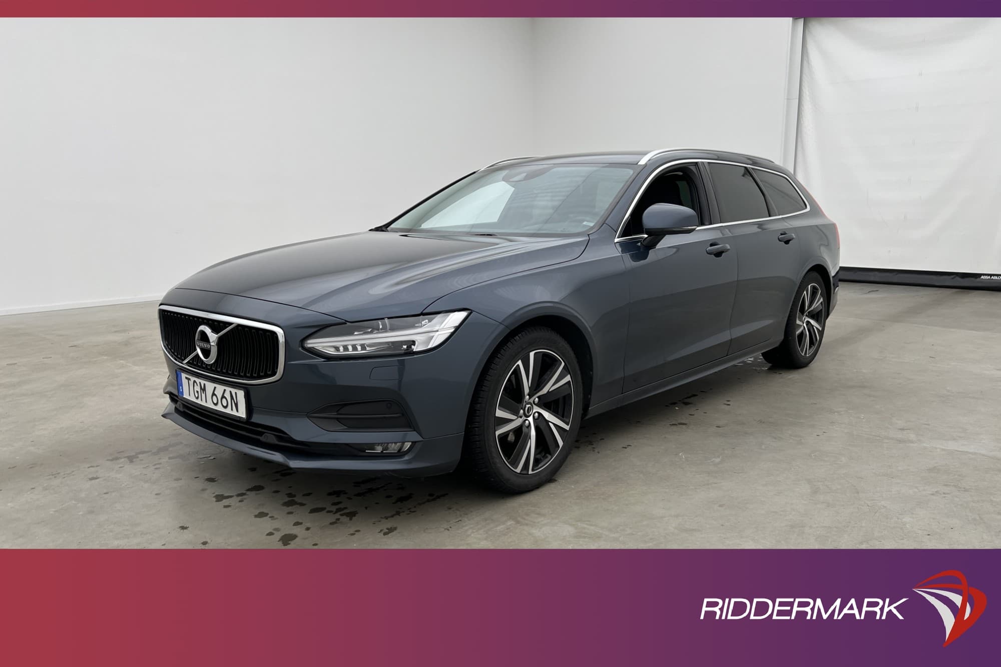 Volvo V90 D4