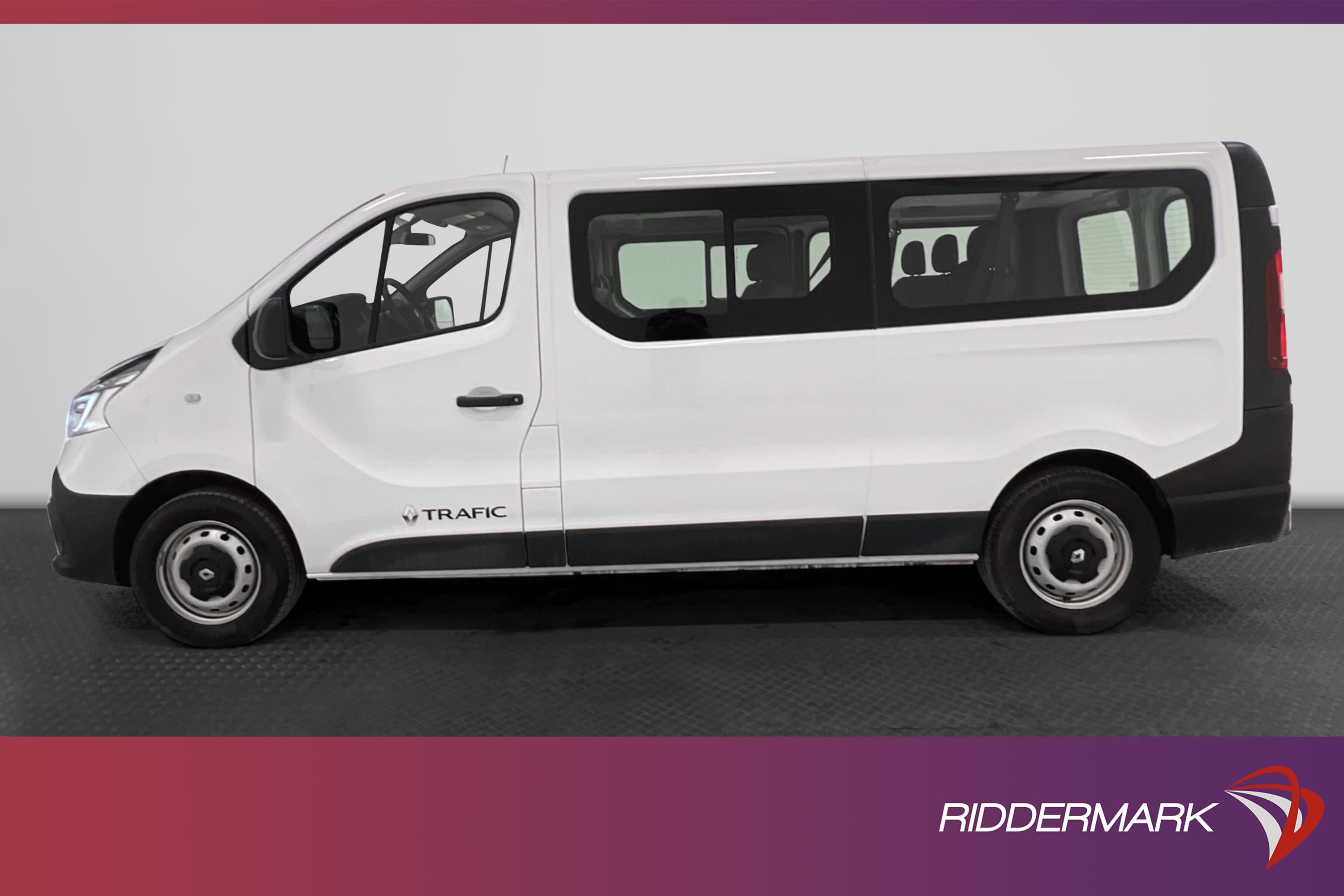 Renault Trafic Kombi Lång 2.0dCi Värmare PDC 9-Sits Moms 