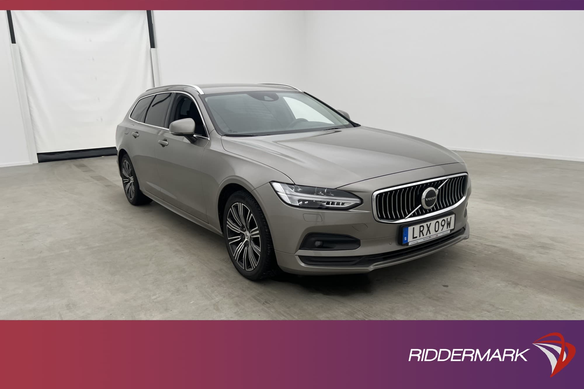 Volvo V90 B4 197hk Advanced VOC Värm H/K Kamera Navi CarPlay