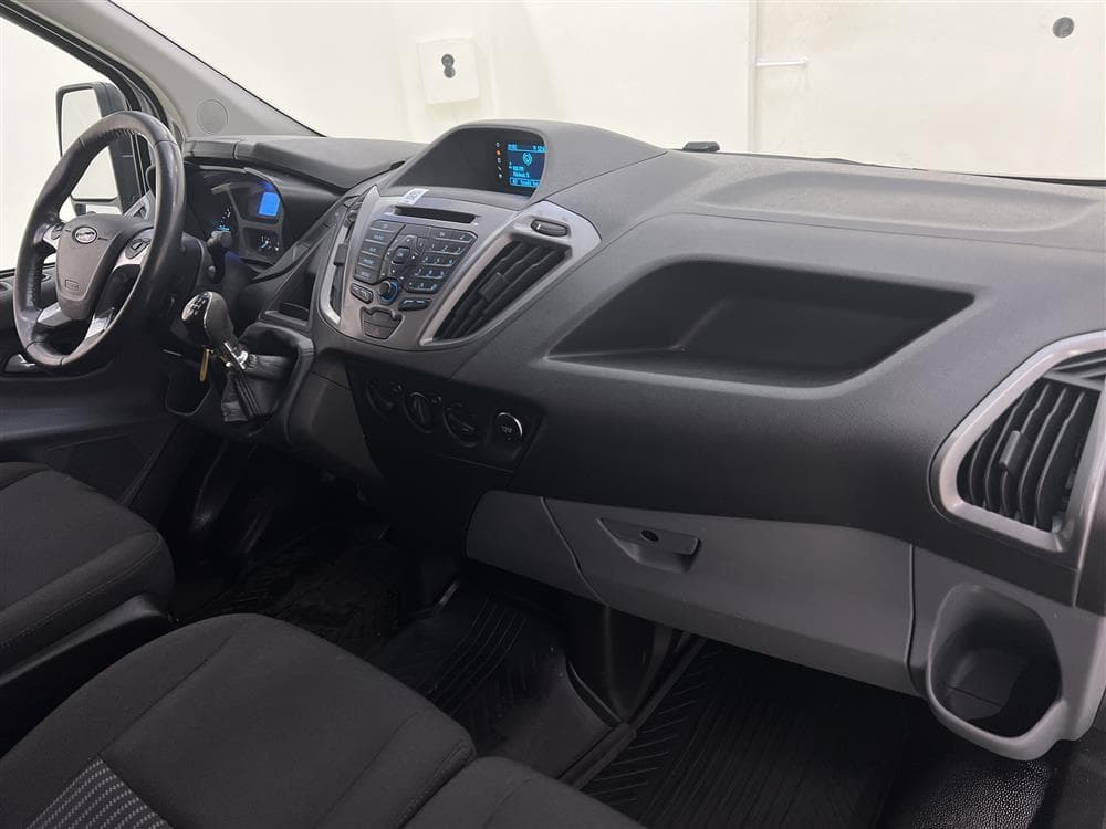 Ford Custom 300 2.2 125hk Nyserv Värmare Moms 0.72l/mil interiör