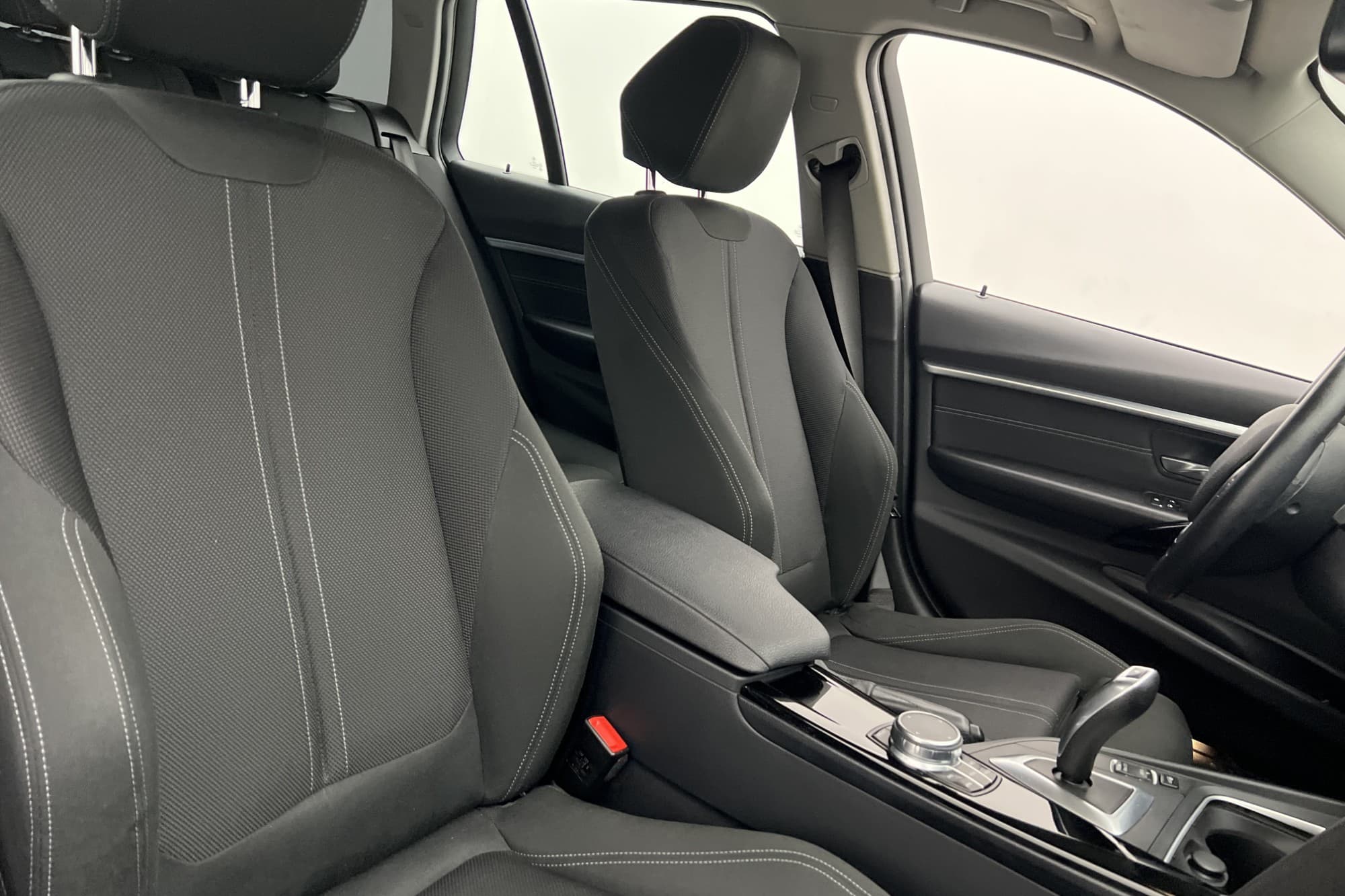 BMW 320 d xDrive 190hk Sport line Cockpit Navi Sensorer