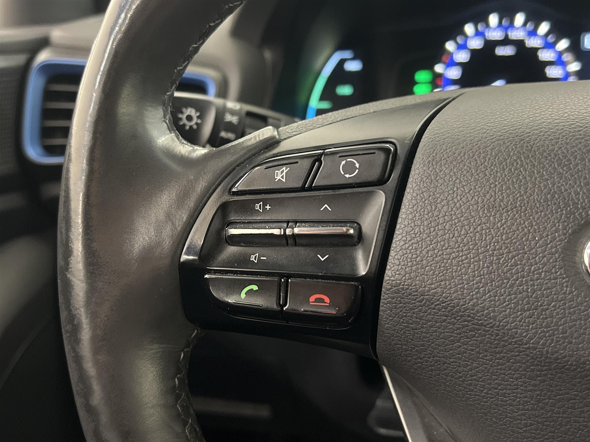 Hyundai Ioniq Hybrid 1.6 141hk B-Kamera Adaptiv 360kr Skatt