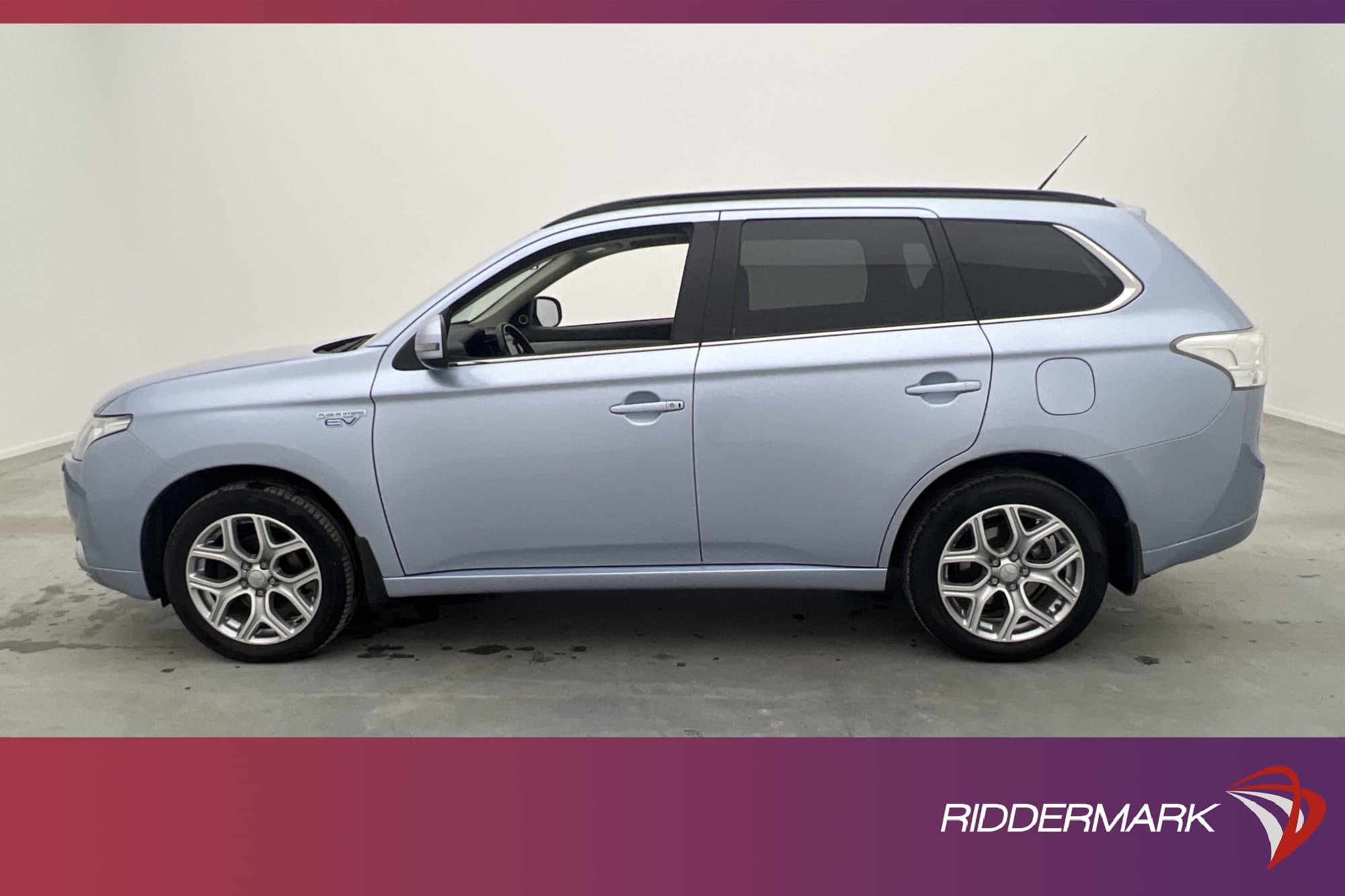 Mitsubishi Outlander PHEV 4WD