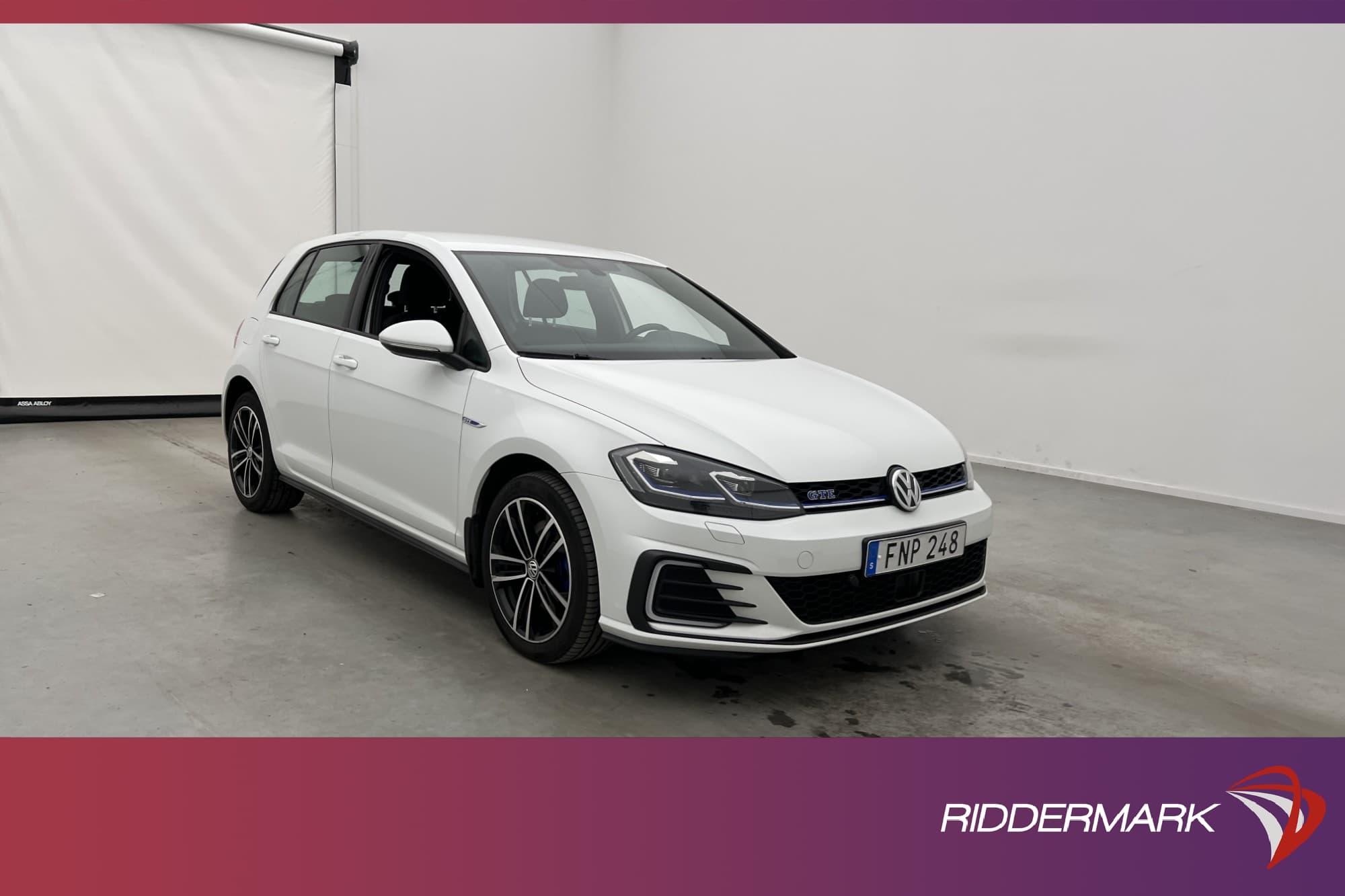 Volkswagen Golf GTE 204hk