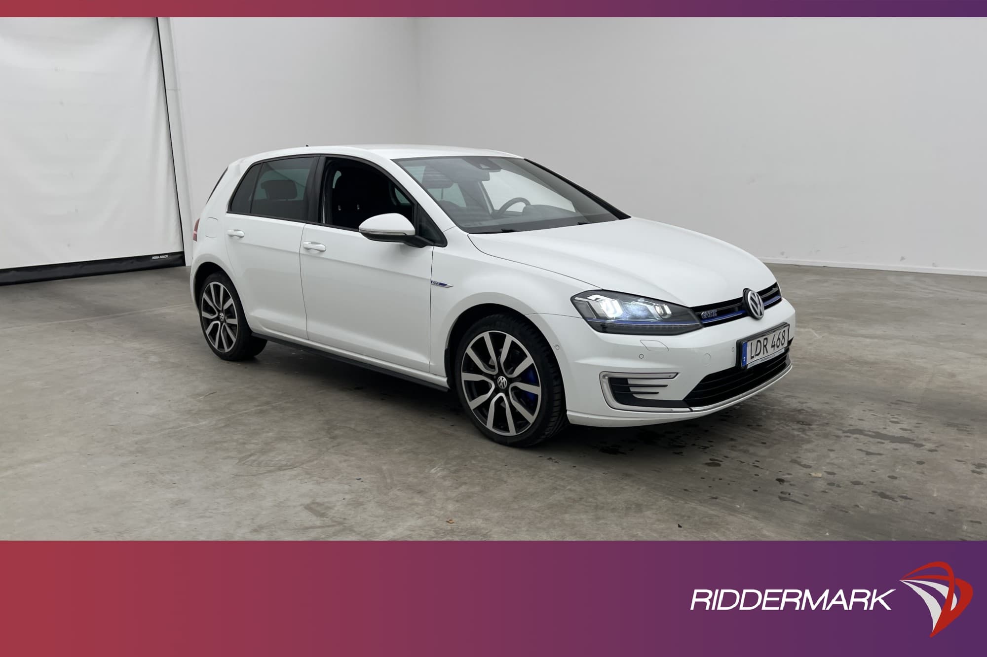 Volkswagen Golf GTE 204hk