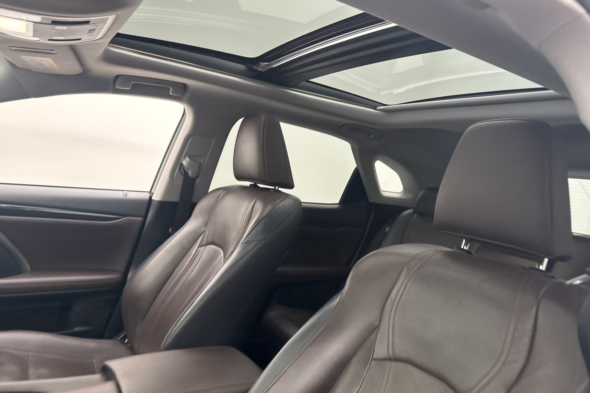 Lexus RX 450h AWD V6 Teknik Pano Skinn HUD Kamera Navi Drag
