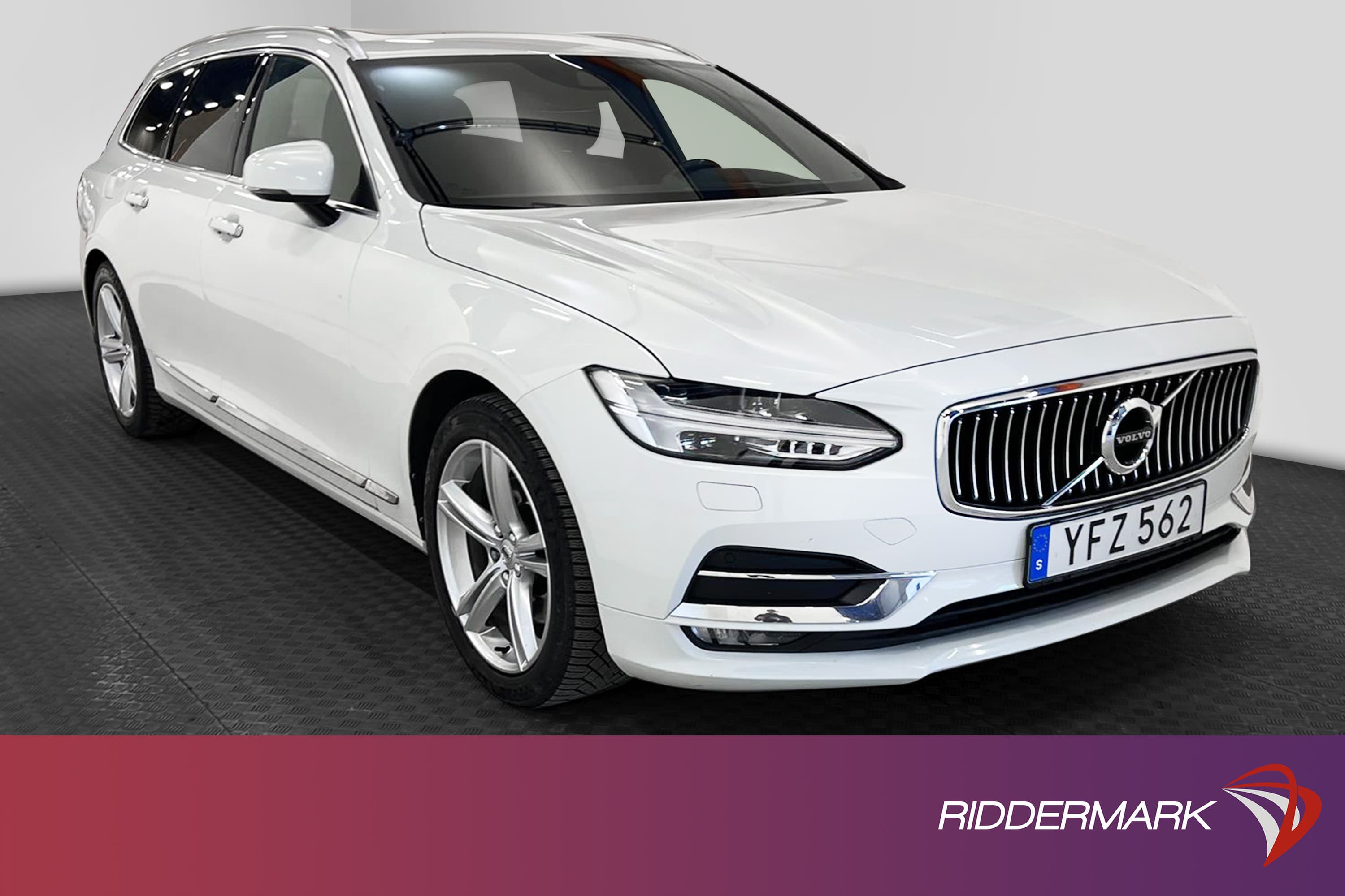 Volvo V90 D4 190hk Inscription B&W Pano Head Up D-Värm VOC