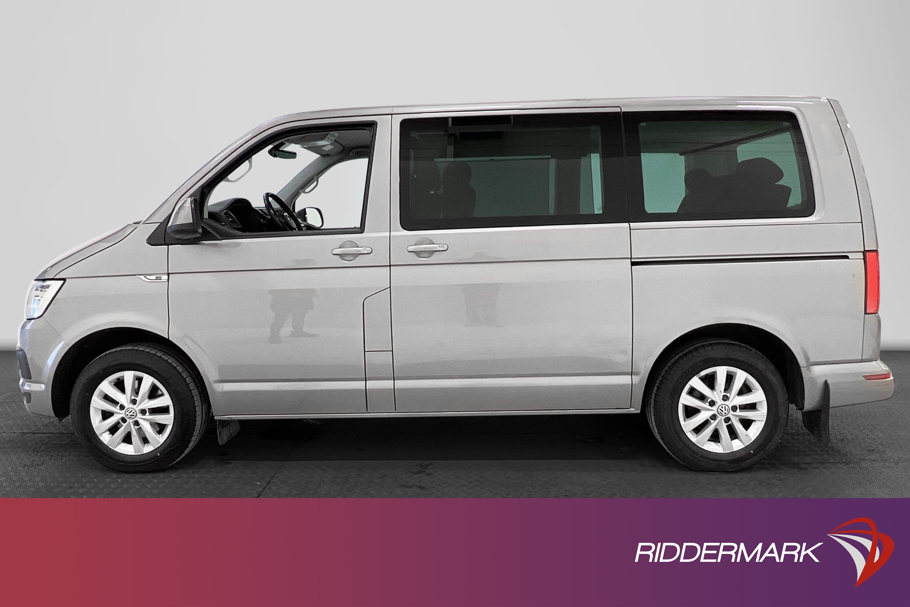 Volkswagen Multivan 2.0TSI Dragkrok 7-sits PDC Nyservad 