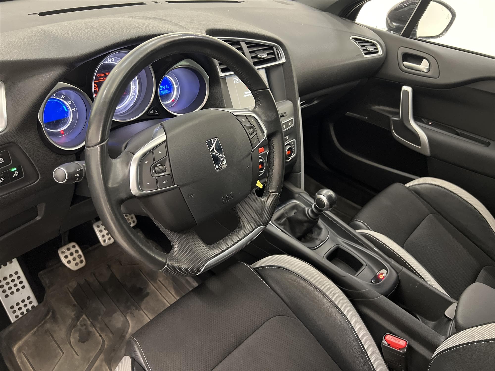 Citroën C4 1.2 e-THP 130hk Låg Skatt 0,52L/mil