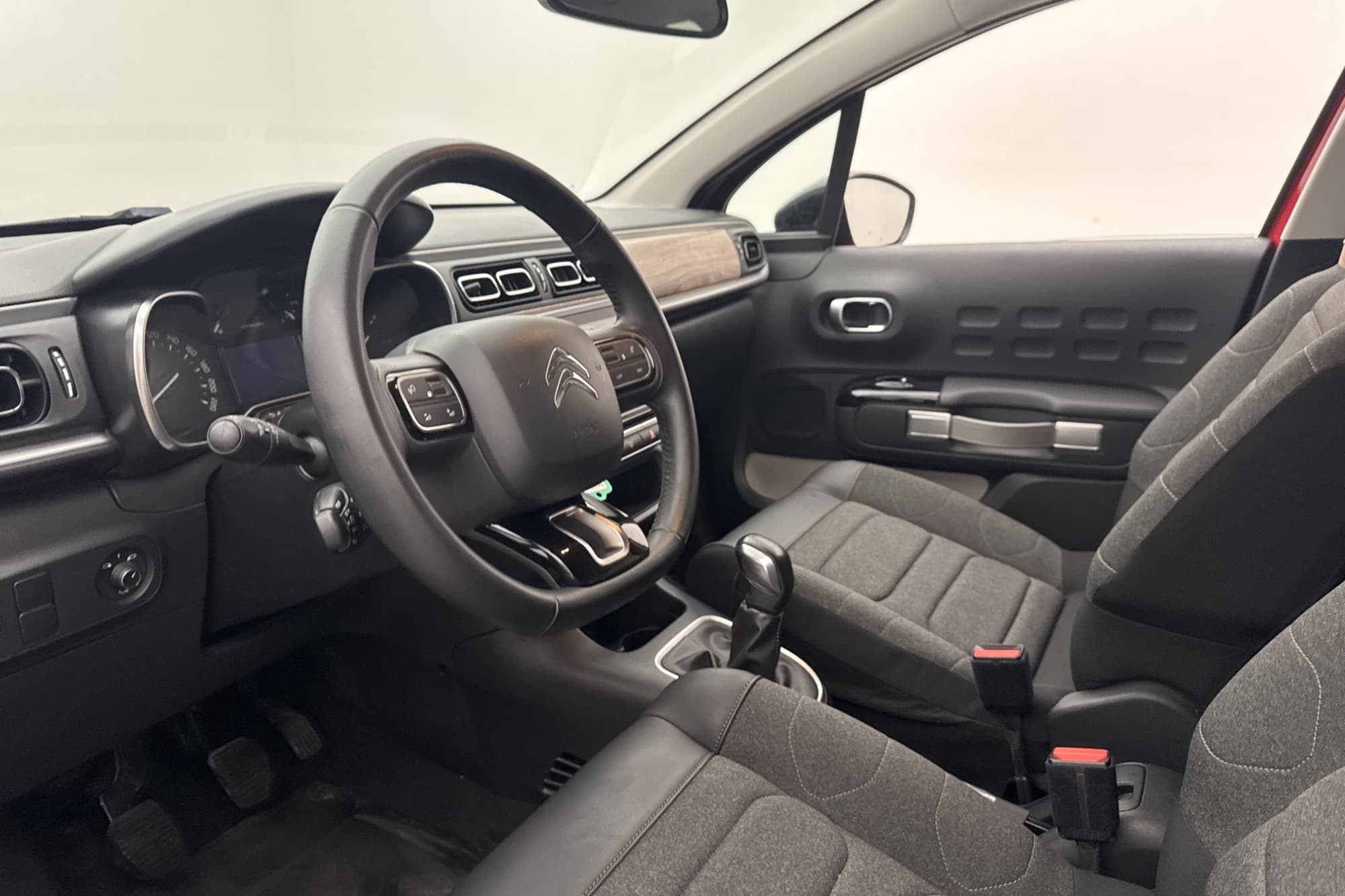 Citroën C3 1.2 Puretech 83hk SHINE PACK Kamera Navi CarPlay