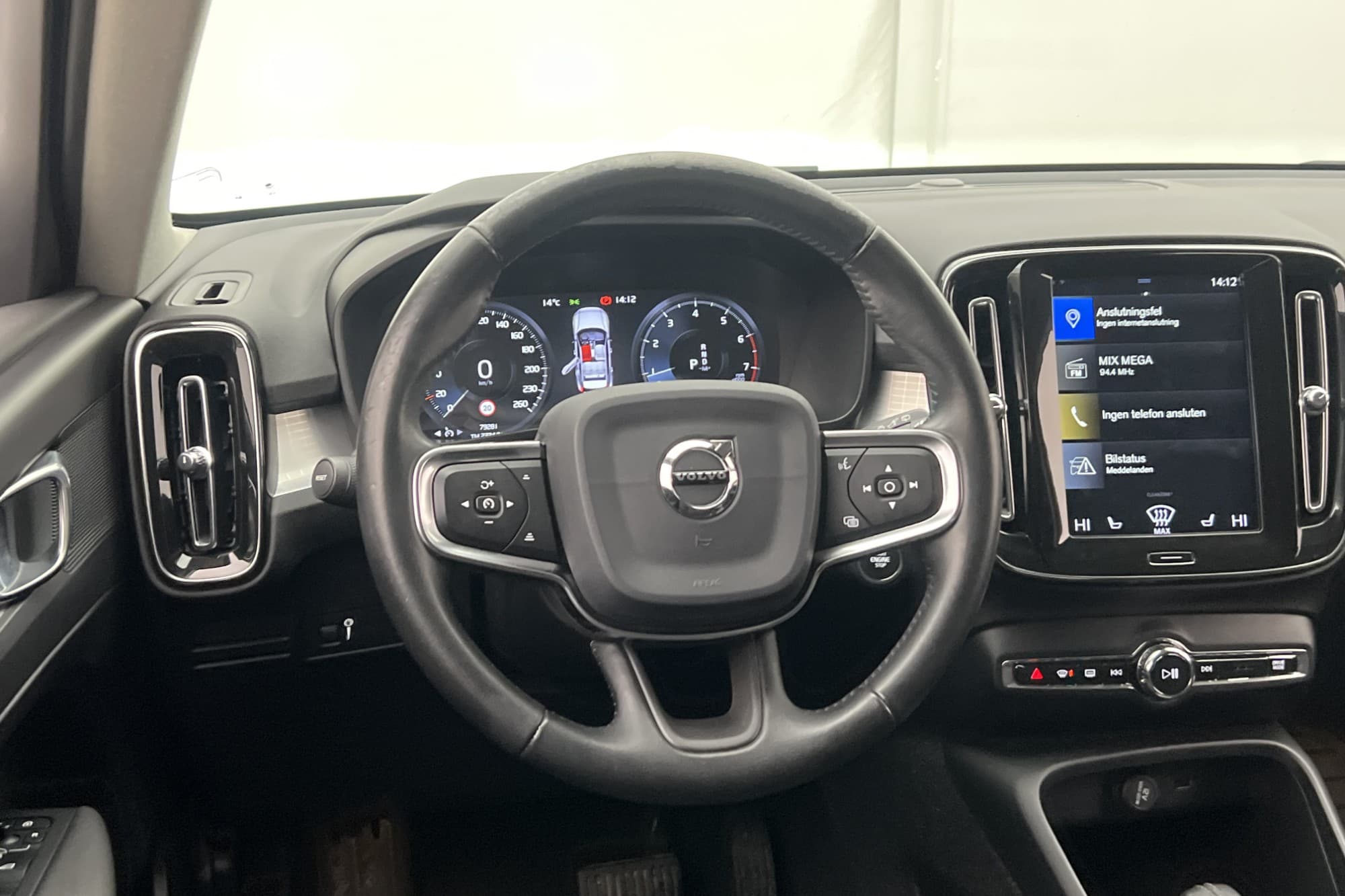 Volvo XC40 T3 163hk Momentum VOC Sensorer Farthållare Keyles