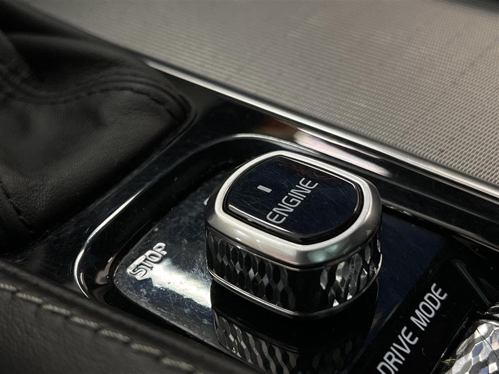Volvo V90 D5 AWD Inscription VOC Pano B&W 360° HUD 0,49L/Mil