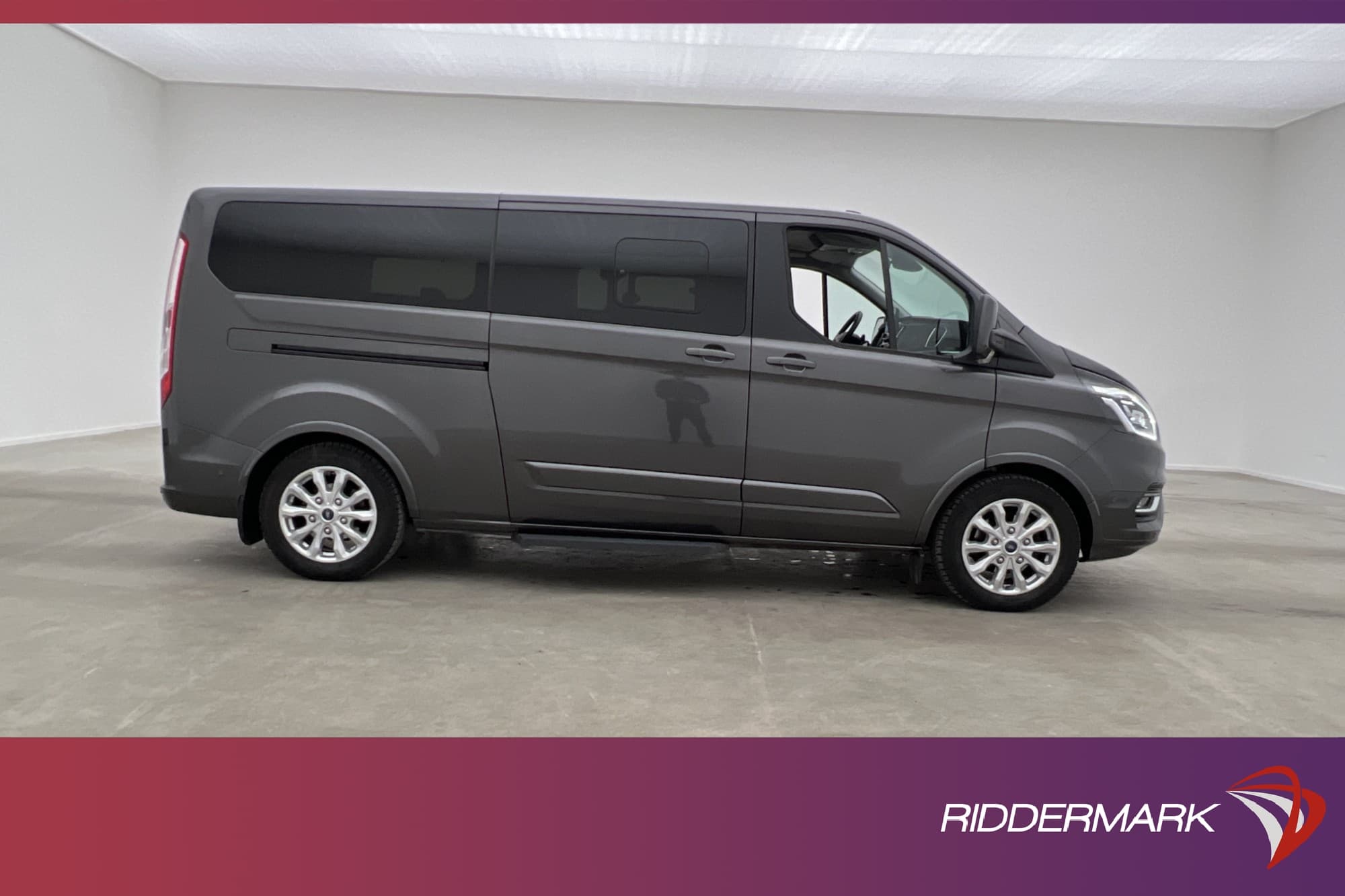 Ford Tourneo Custom Lång Rullstolsramp Handikappanpassad