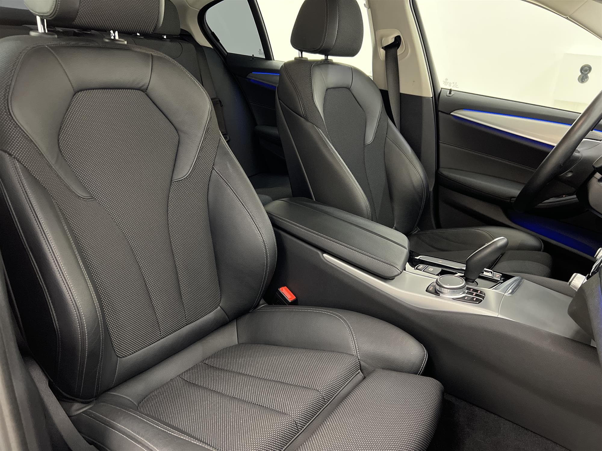 BMW 520 d xDrive 190hk Sportline HiFi Navi Drag 0,47l/milinteriör