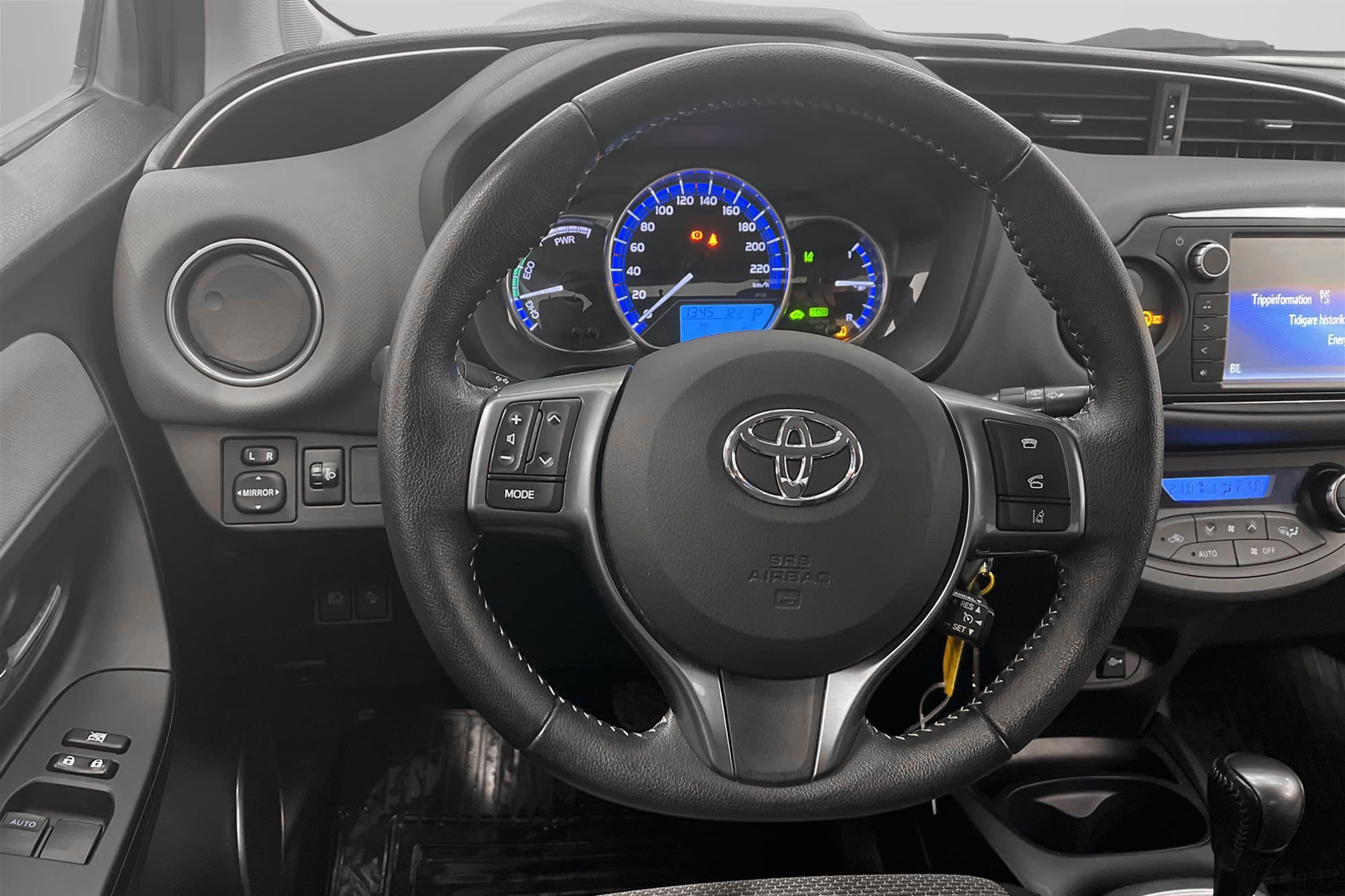 Toyota Yaris Hybrid e-CVT 101hk  B-Kamera Nyservad 0,33L/mil