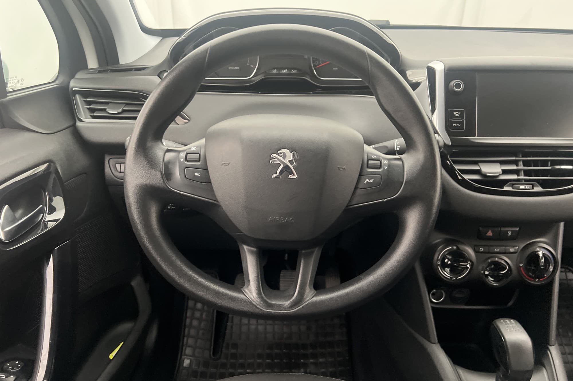 Peugeot 208 1.4 95hk M&K-Värmare Bluetooth Farthållare