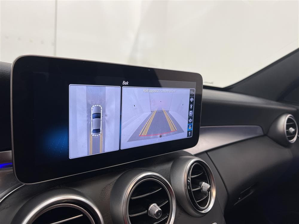 Mercedes-Benz C 300 245hk 4M AMG D-Värm Burmester Pano 360°interiör