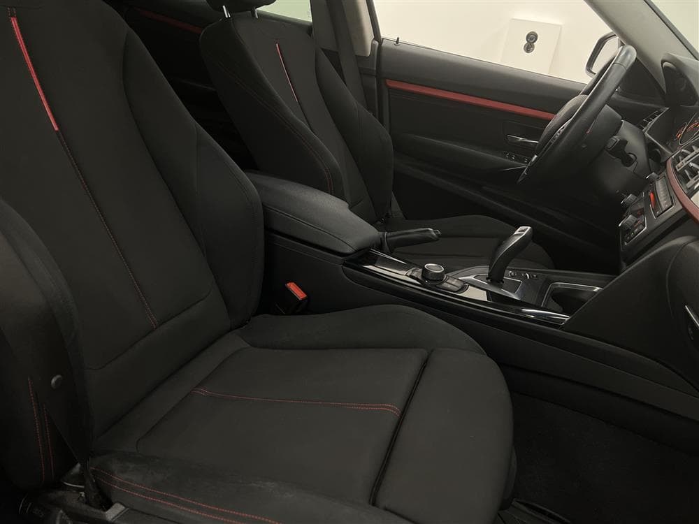 BMW 320d GT xDrive 184hk Sport line Värmare Sportavgas Draginteriör
