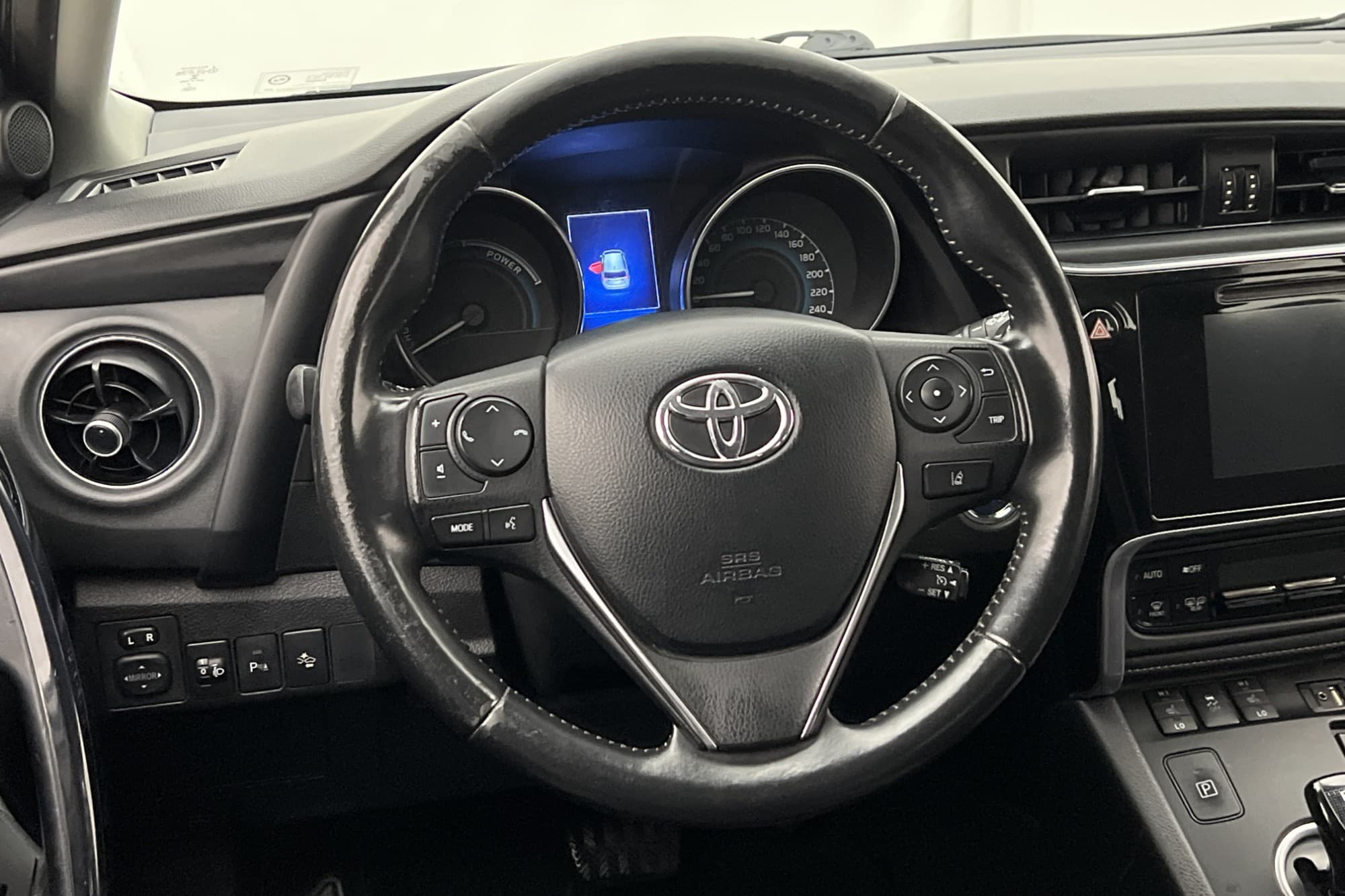 Toyota Auris Hybrid 136hk Active M&K-Värmare Kamera Navi