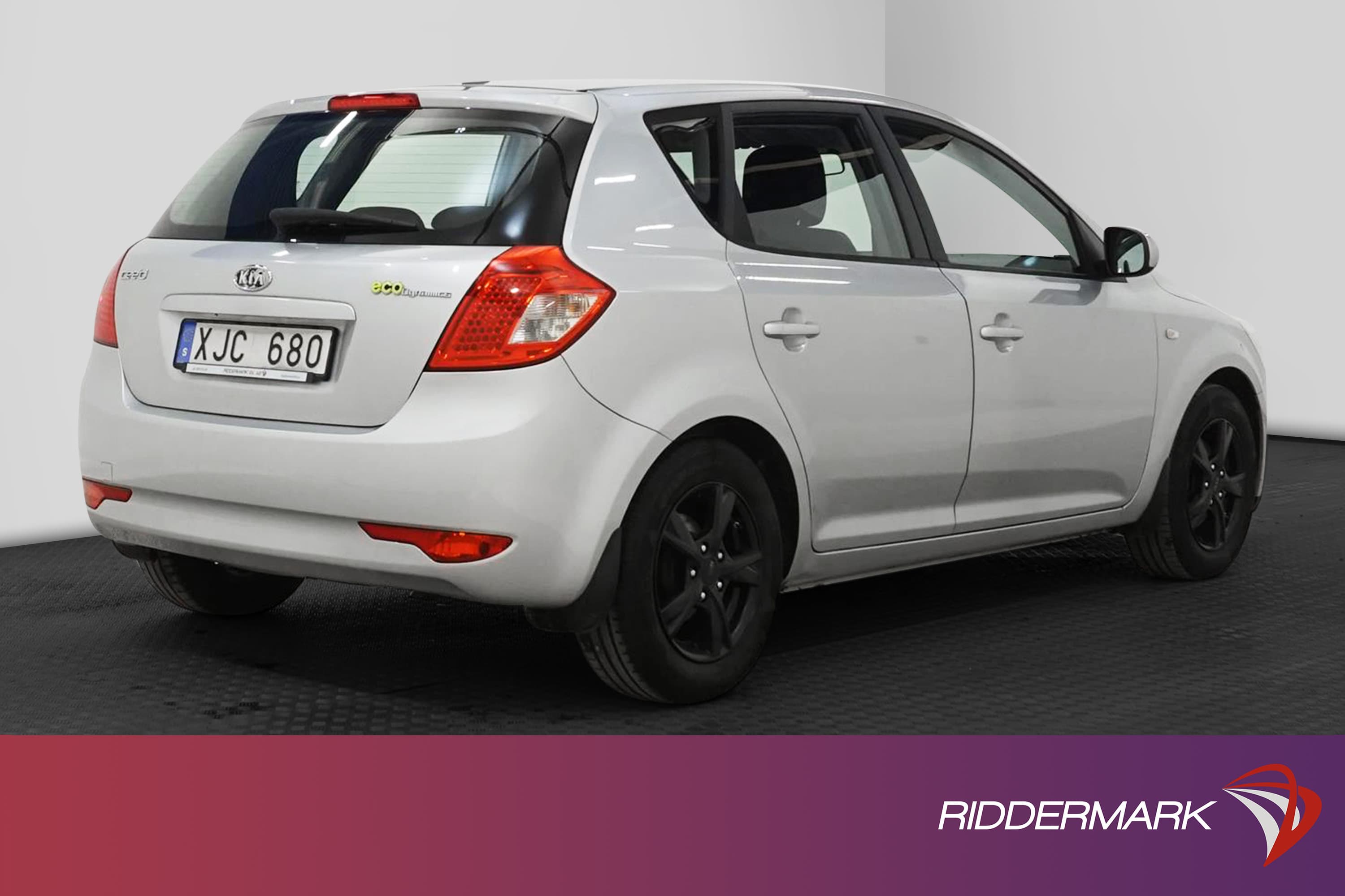 Kia Ceed 1.4 CVVT 90hk M-Värm Nyserv 822kr Skatt 0,49L/mil