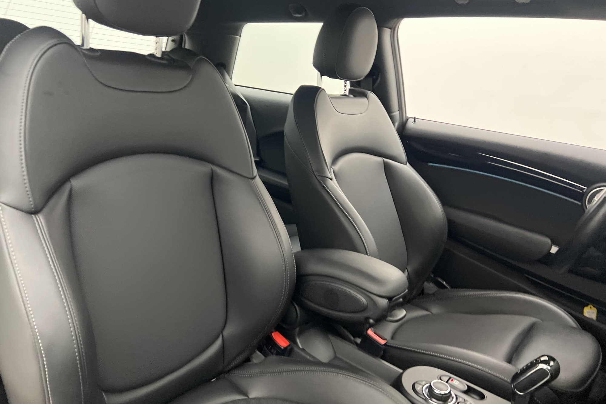 MINI Cooper S 178hk Cockpit H/K Kamera Navi Skinn Rattvärme