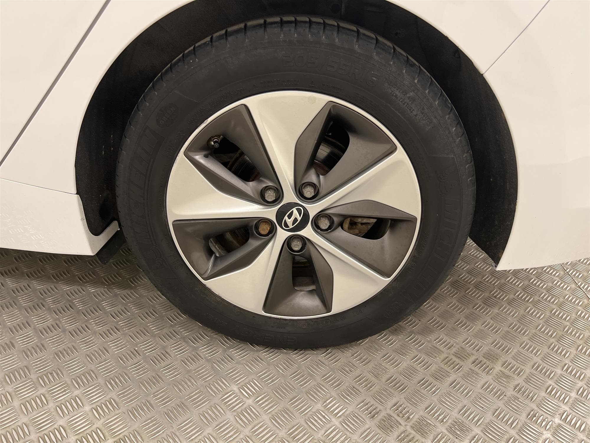 Hyundai Ioniq Hybrid 1.6 141hk B-Kamera Adaptiv 360kr Skatt