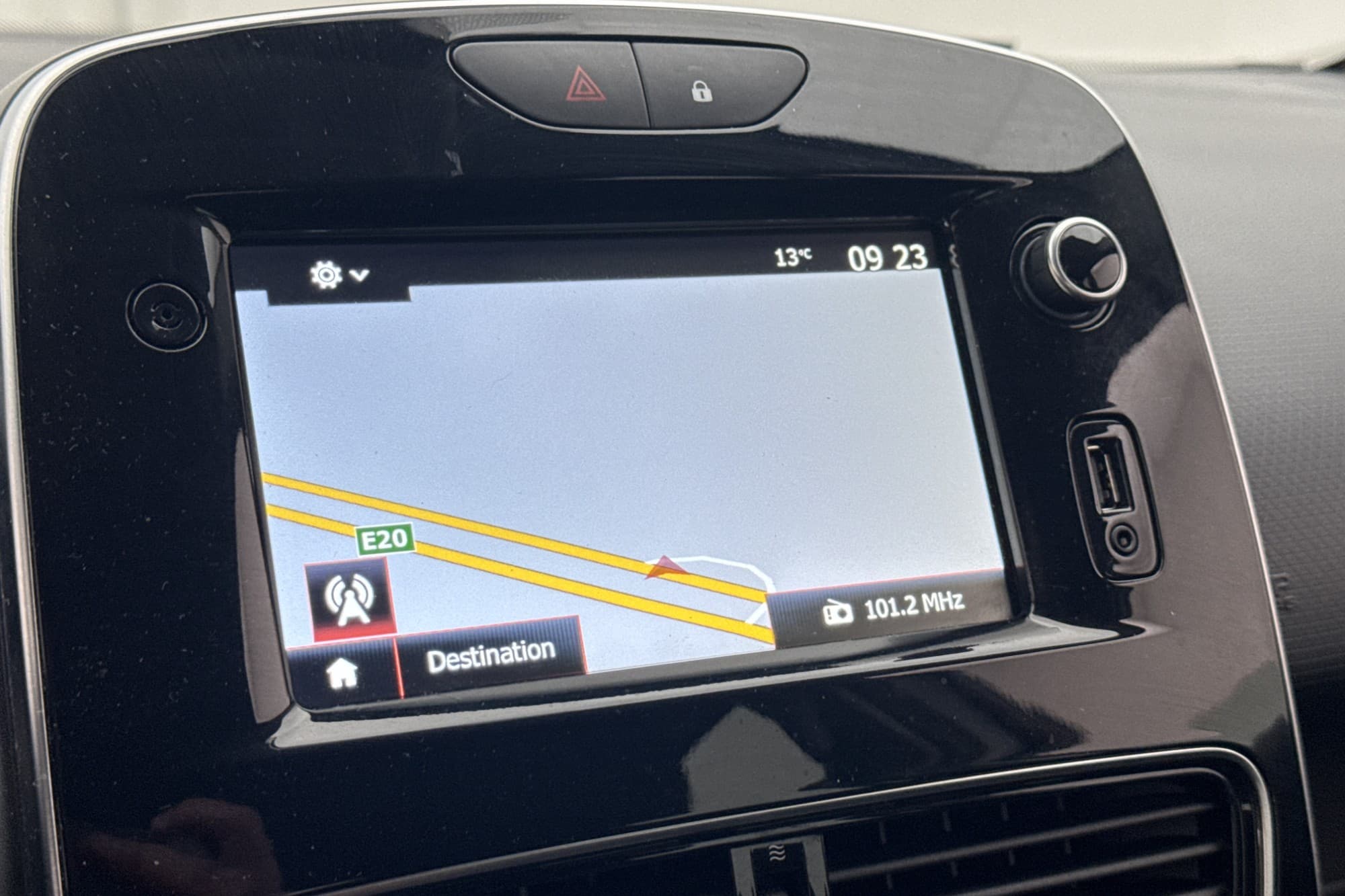 Renault Clio 0.9 TCe 76hk Zen Navi Sensorer Farthållare