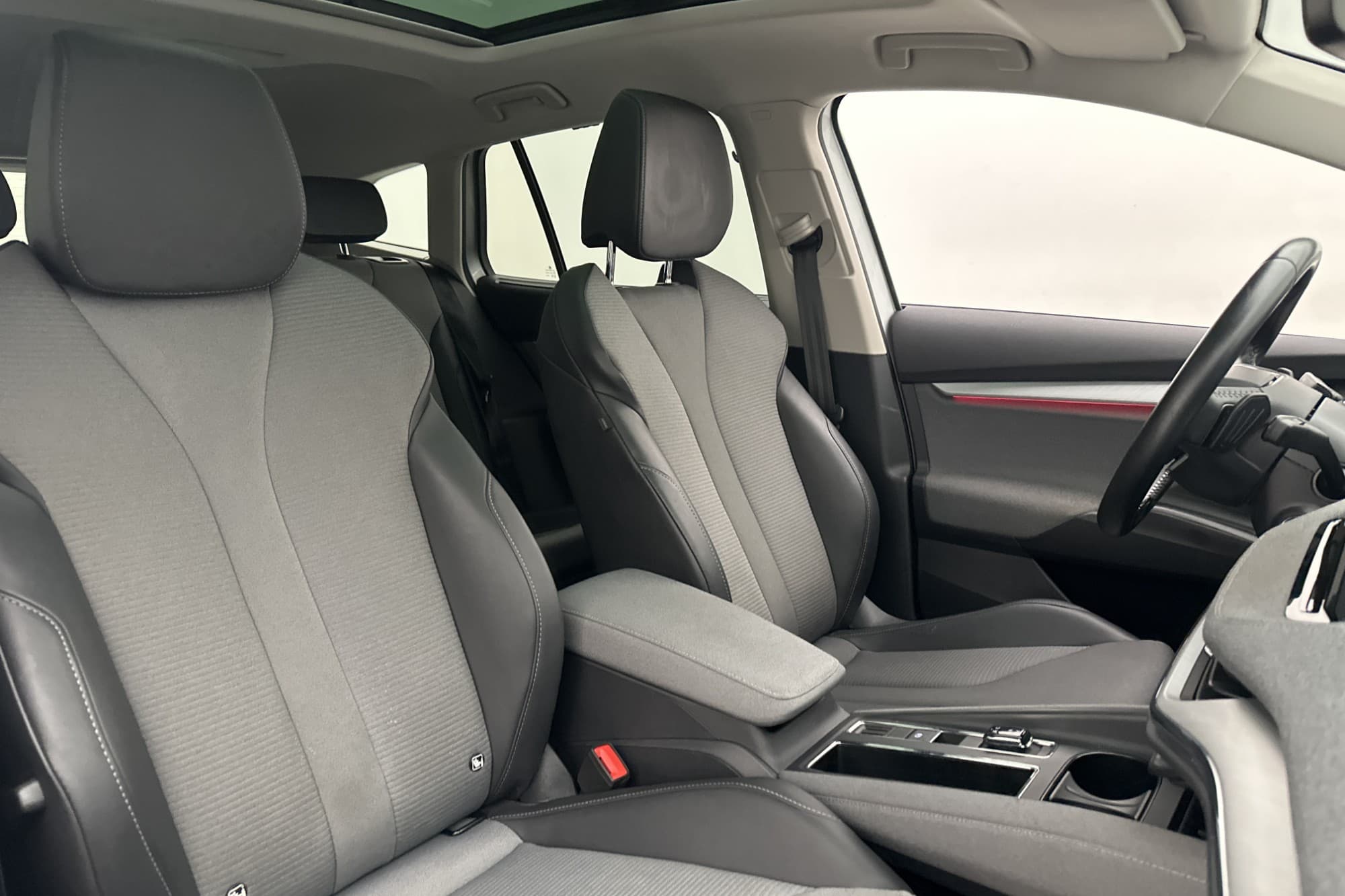 Skoda Enyaq 80 204hk Pano Dragkrok Kamera CarPlay MOMS