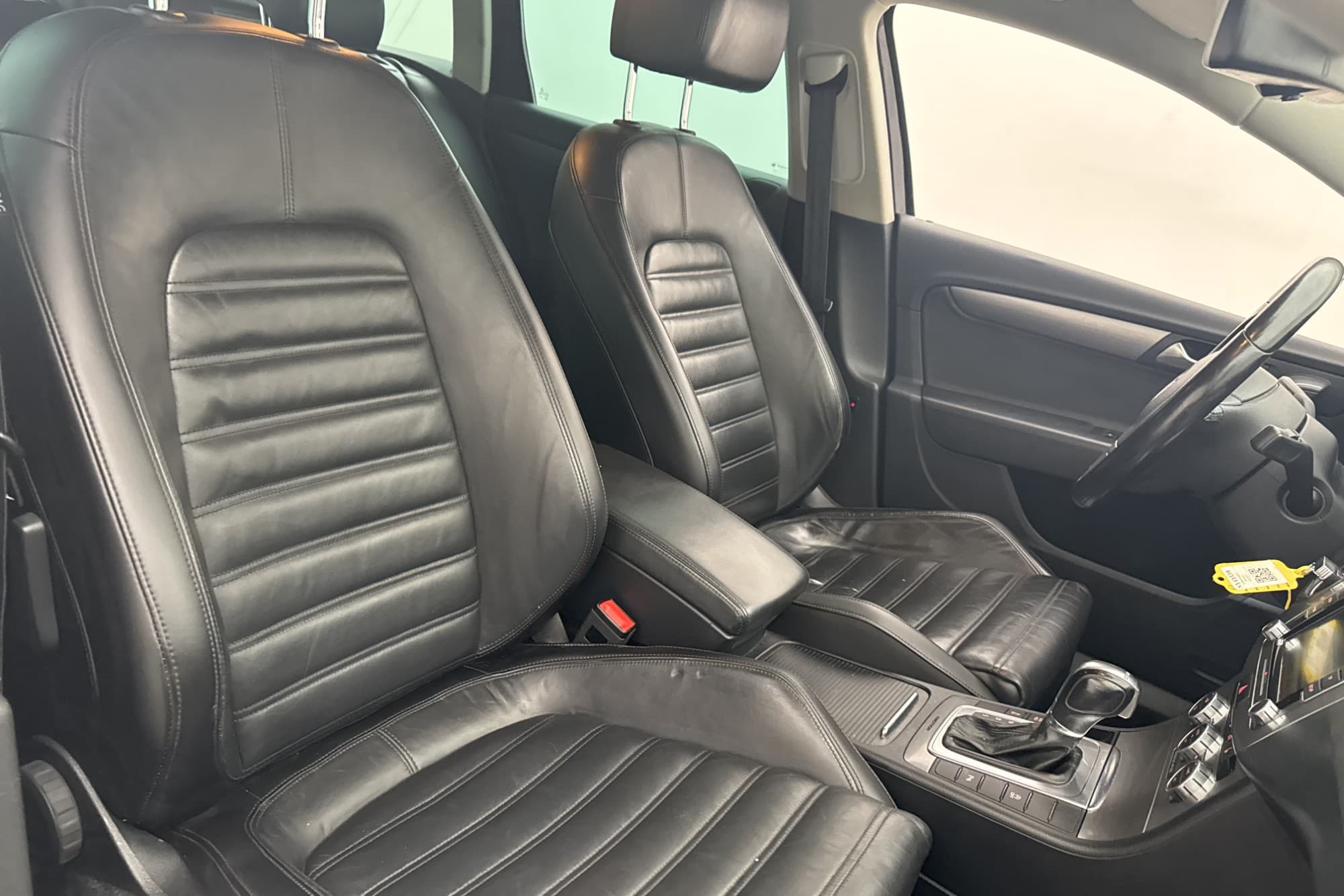 Volkswagen Passat TDI 4M 170hk R-Line Värmare Drag Skinn
