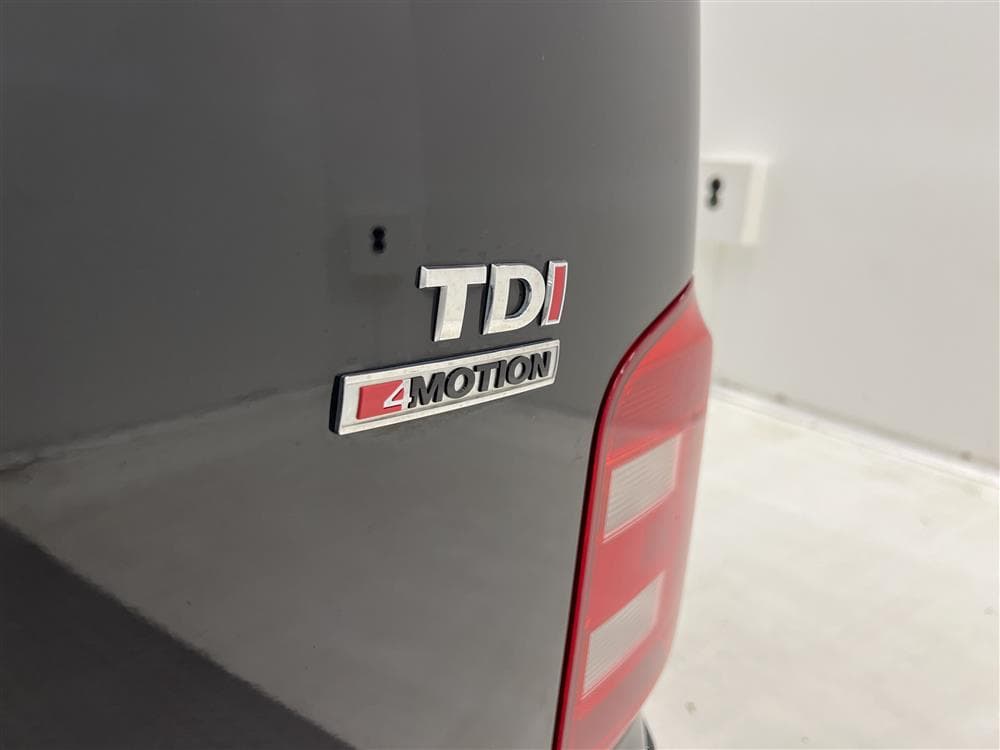 Volkswagen Transporter 2.0 4M 150hk Värmare Dragkrok Moms interiör