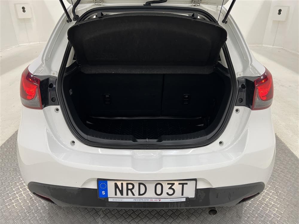 Mazda 2 5dr 1.5 75hk 2 Bruk Motorvärmare Välserv 0,49l/milinteriör