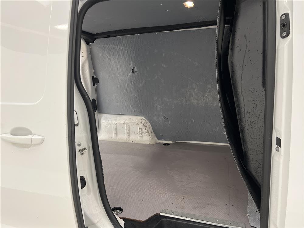 Peugeot e-Expert 50 kWh 136hk Navi B-Kamera Pro+ Moms  