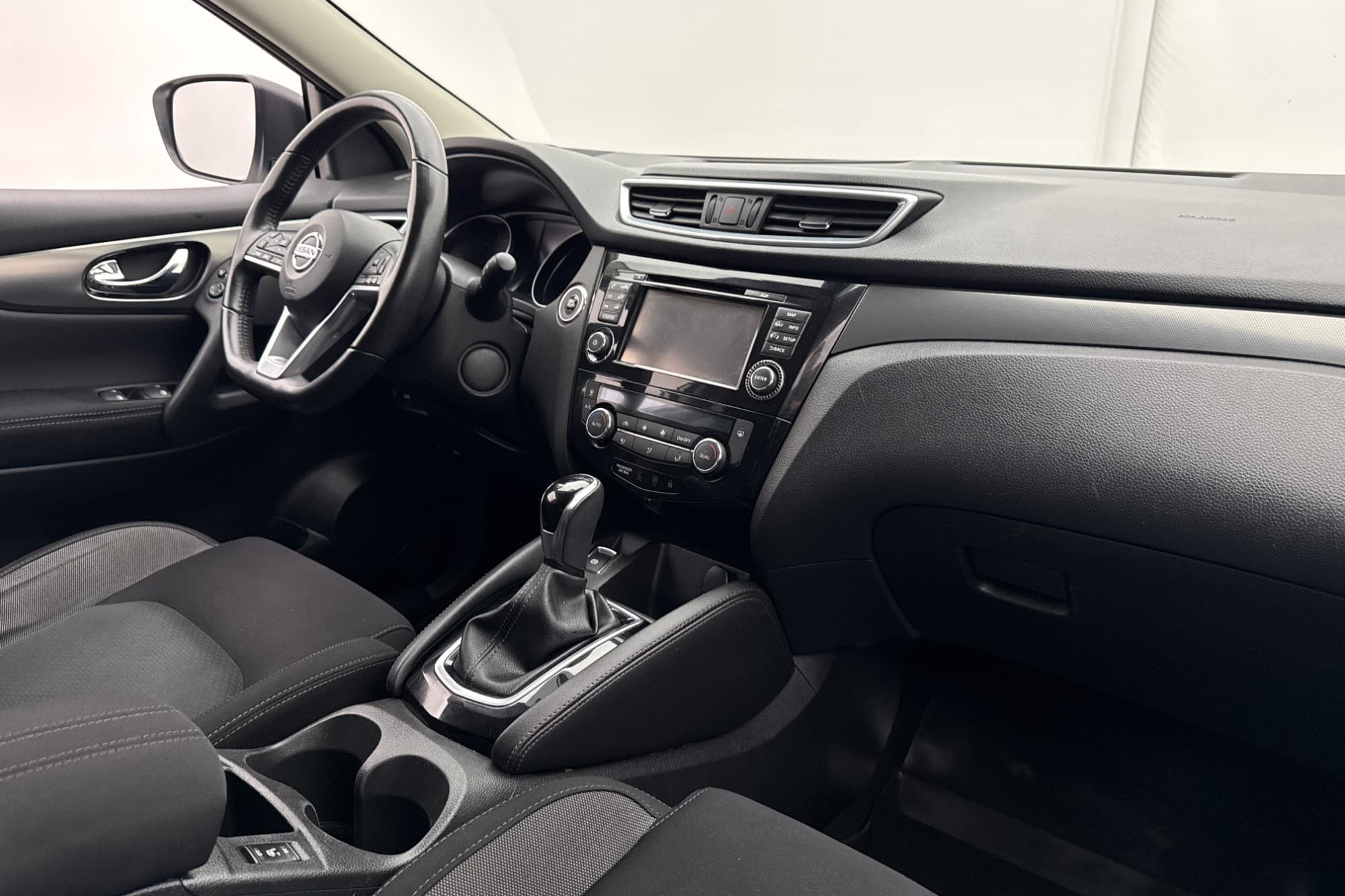 Nissan Qashqai 1.2 DIG-T 115hk N-Connecta 360° Navi 