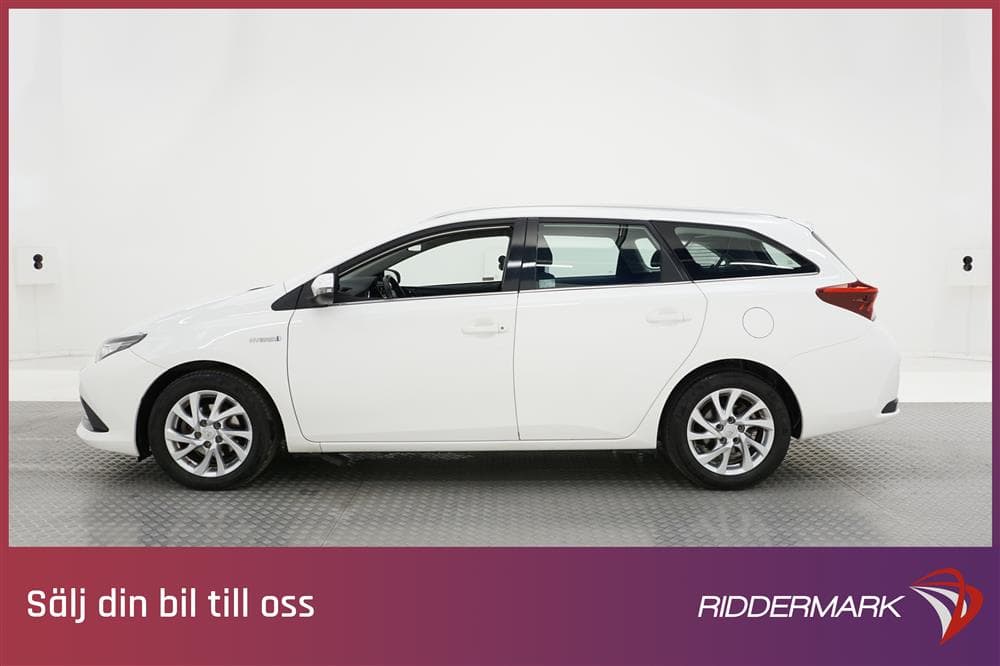 Toyota Auris 1.8 HSD Touring Sports 99hk
