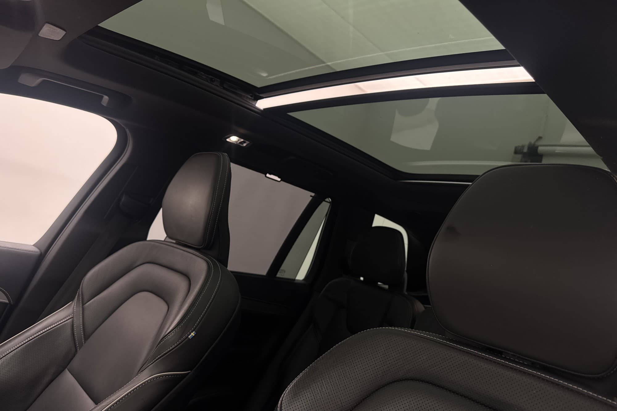 Volvo XC90 B5 AWD R-Design 7-Sits Pano B&W Luftfjädring MOMS