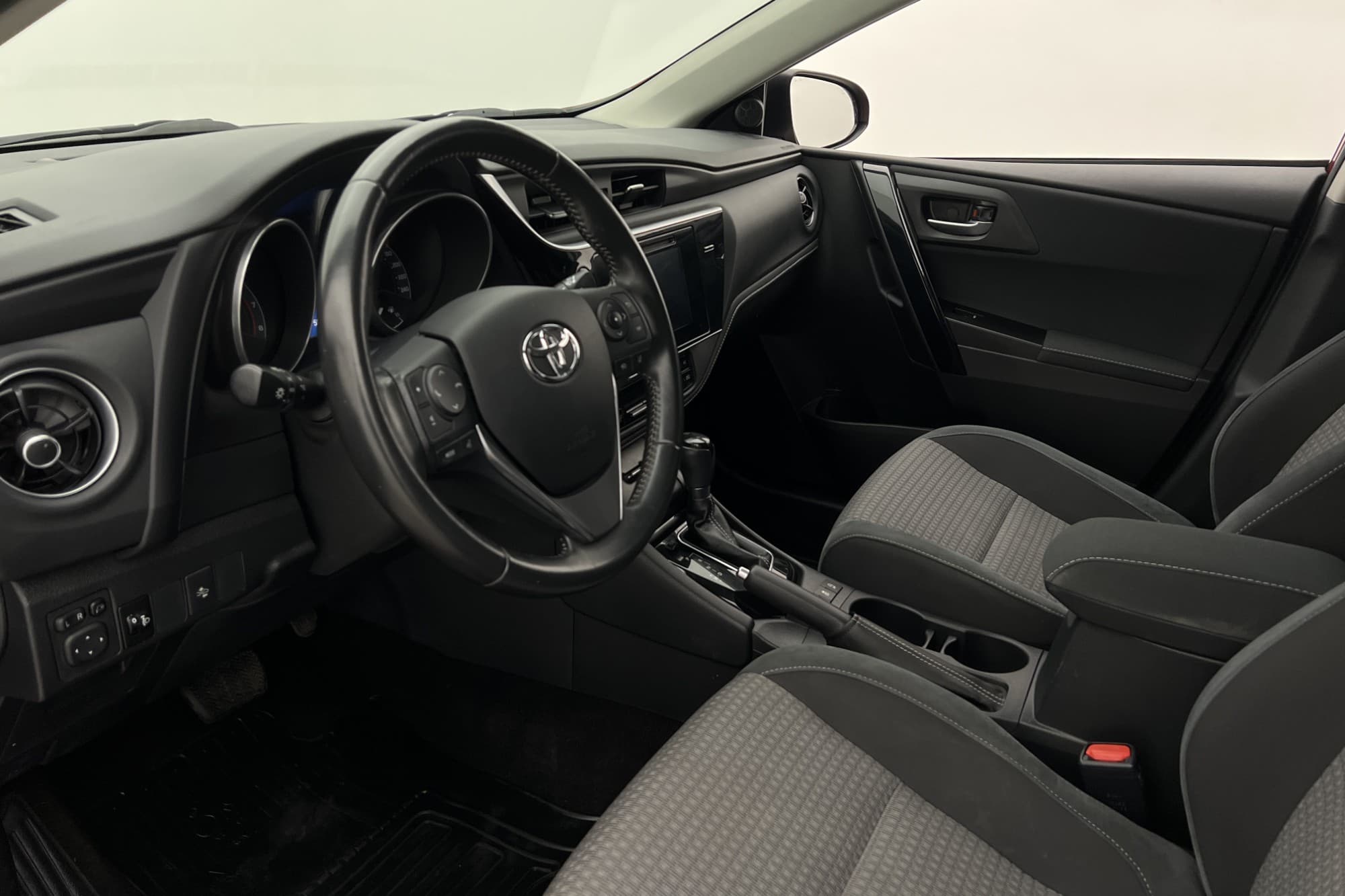 Toyota Auris 1.2 Turbo 116hk Intense M-Värmare Kamera MOMS