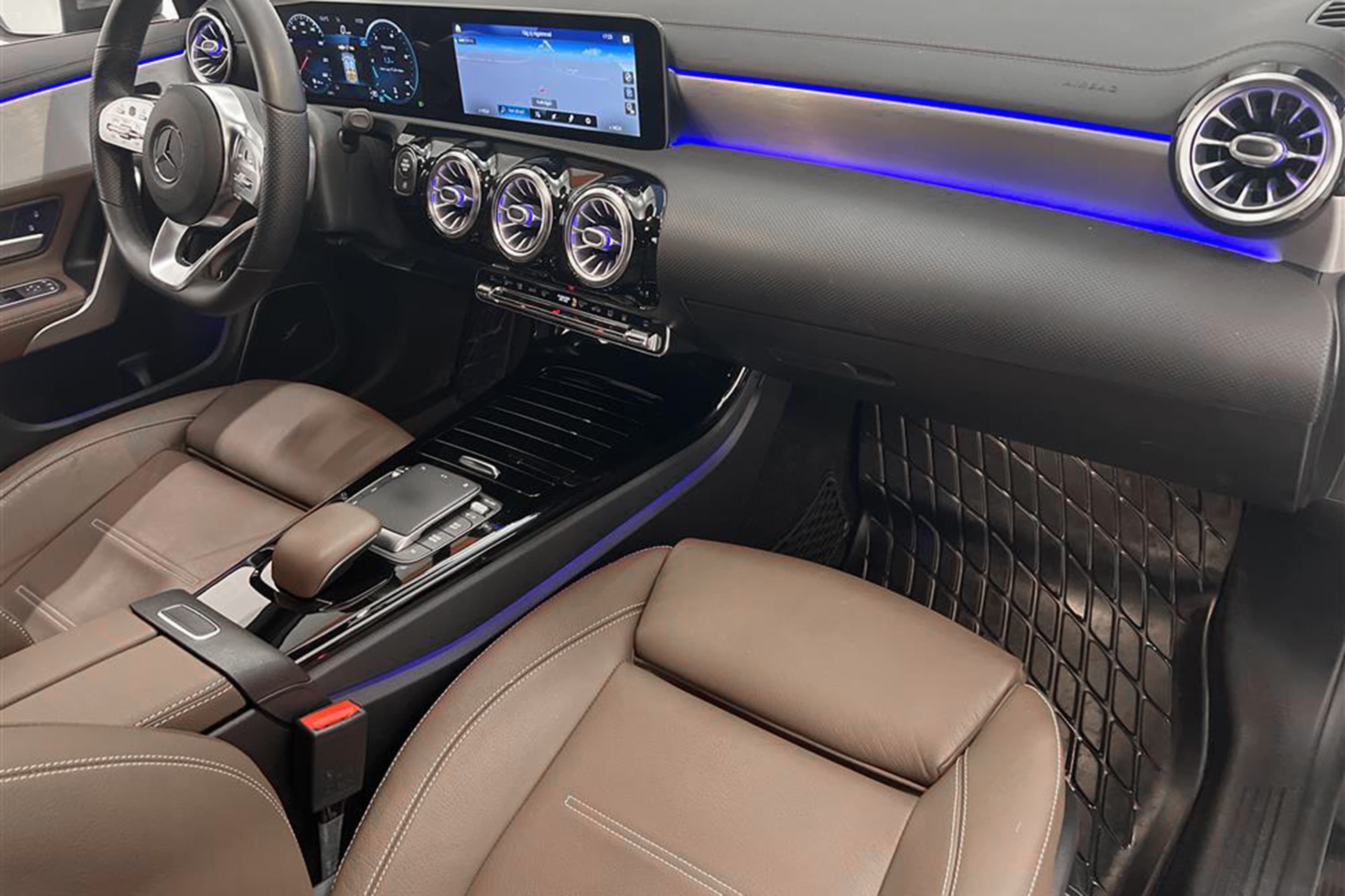 Mercedes-Benz CLA 250 4M 224hk AMG Burmester Widesc. Värmare