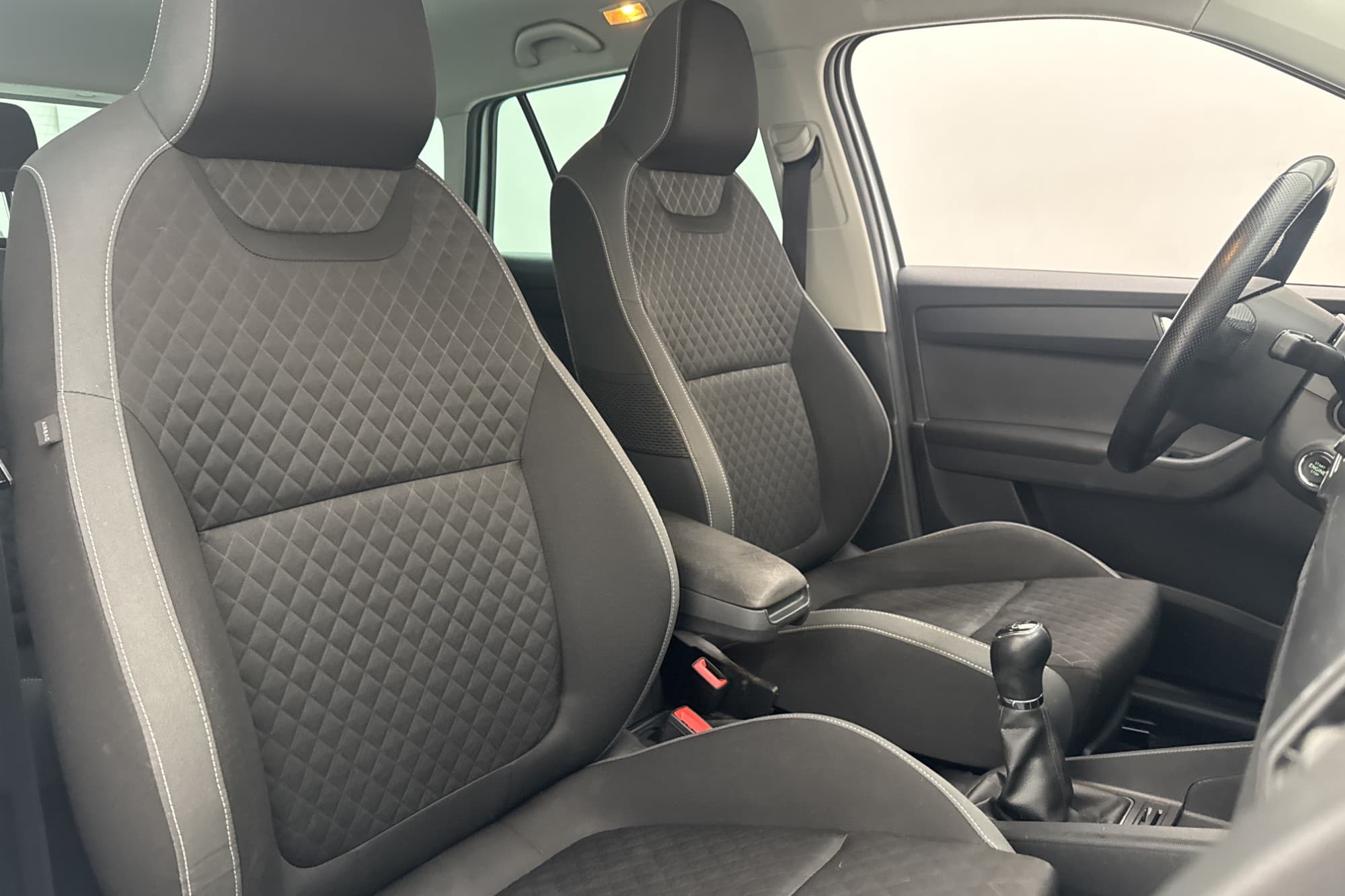 Skoda Fabia Kombi 1.2 TSI 90hk Style Låg Skatt Få Brukare