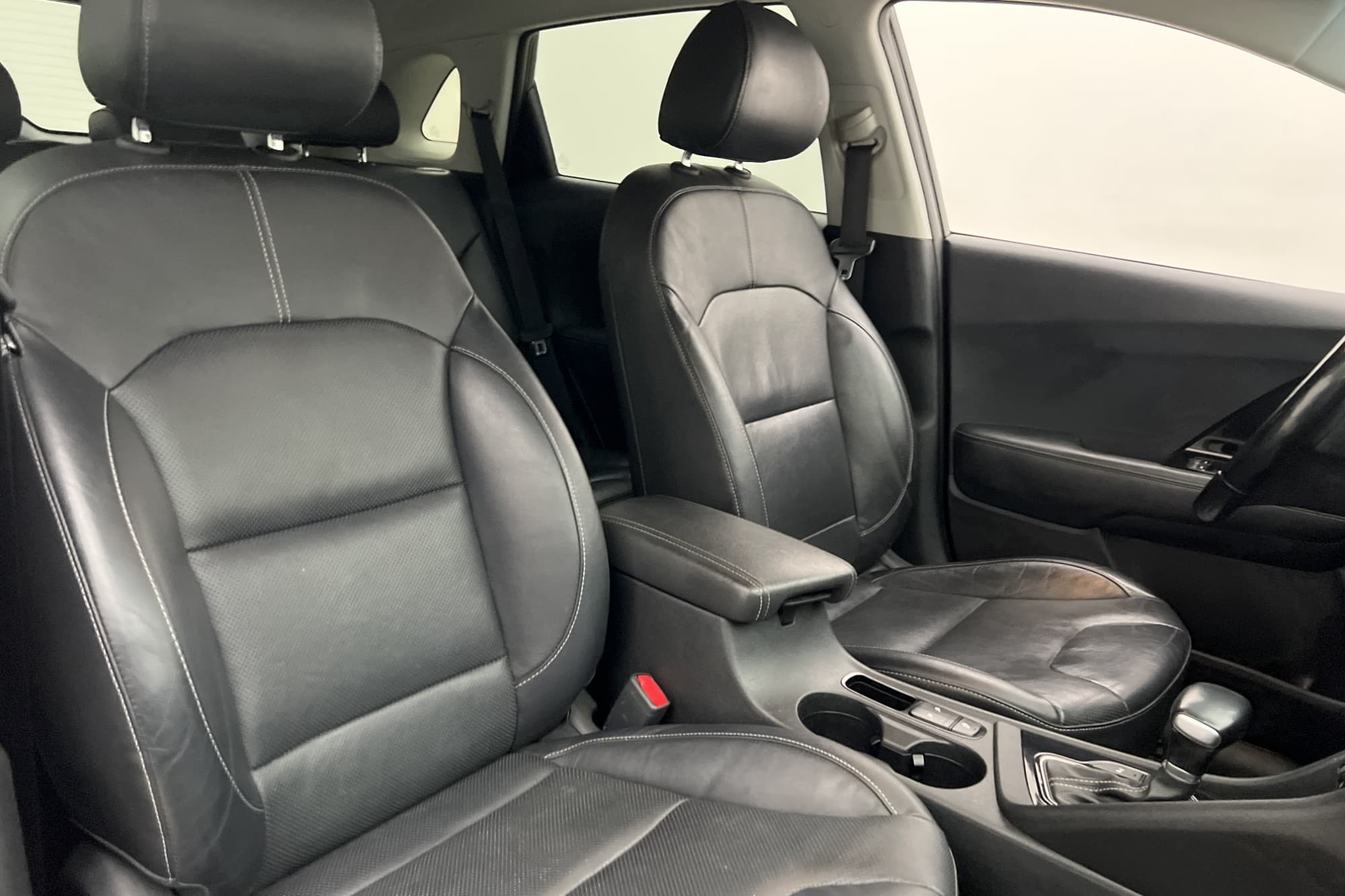 Kia Niro P-HEV Advance Plus 2 Dragkrok Kamera Skinn CarPlay