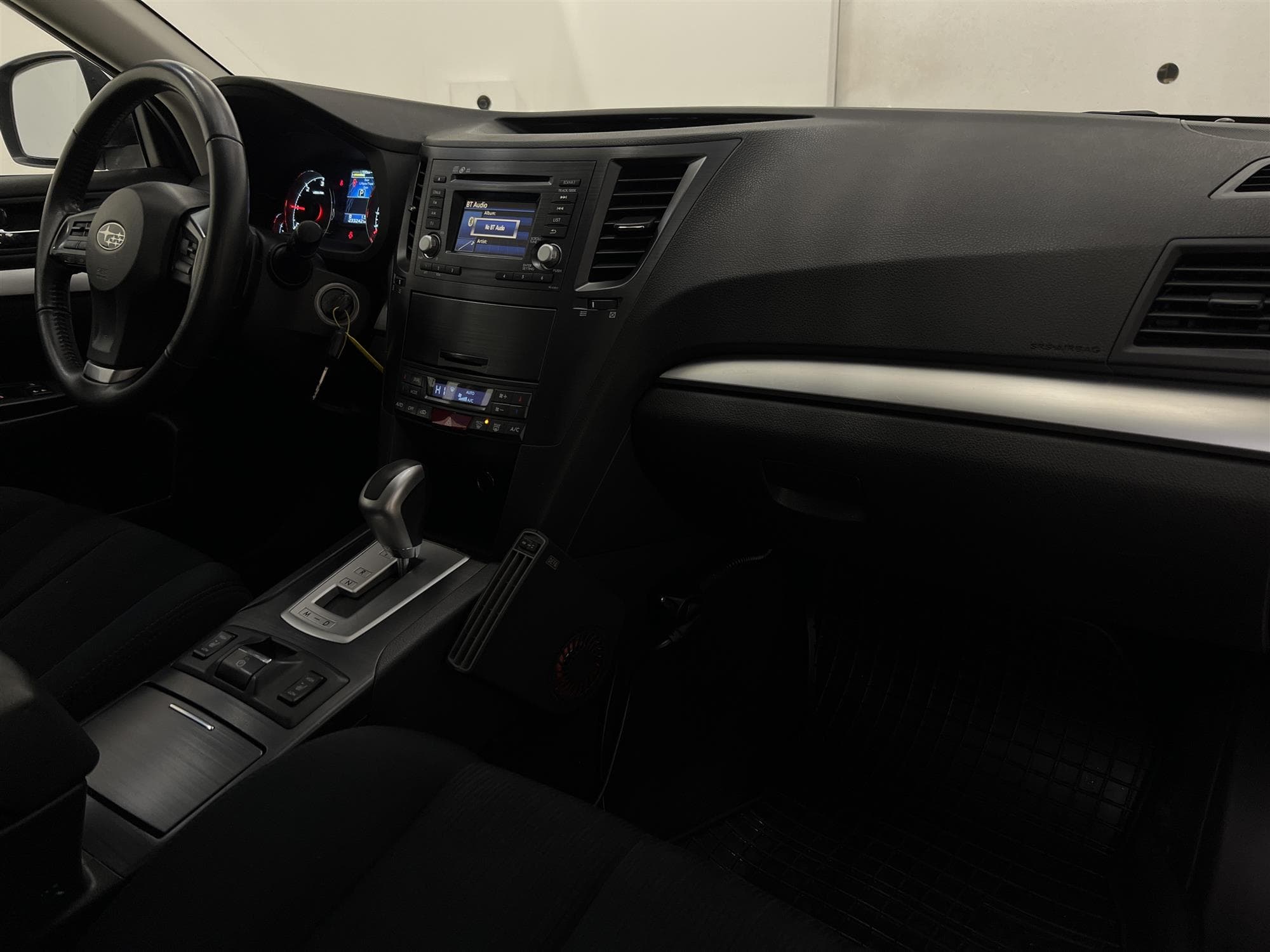 Subaru Outback 2.0 4WD 150hk M&K Värmare Drag P-Sensorer