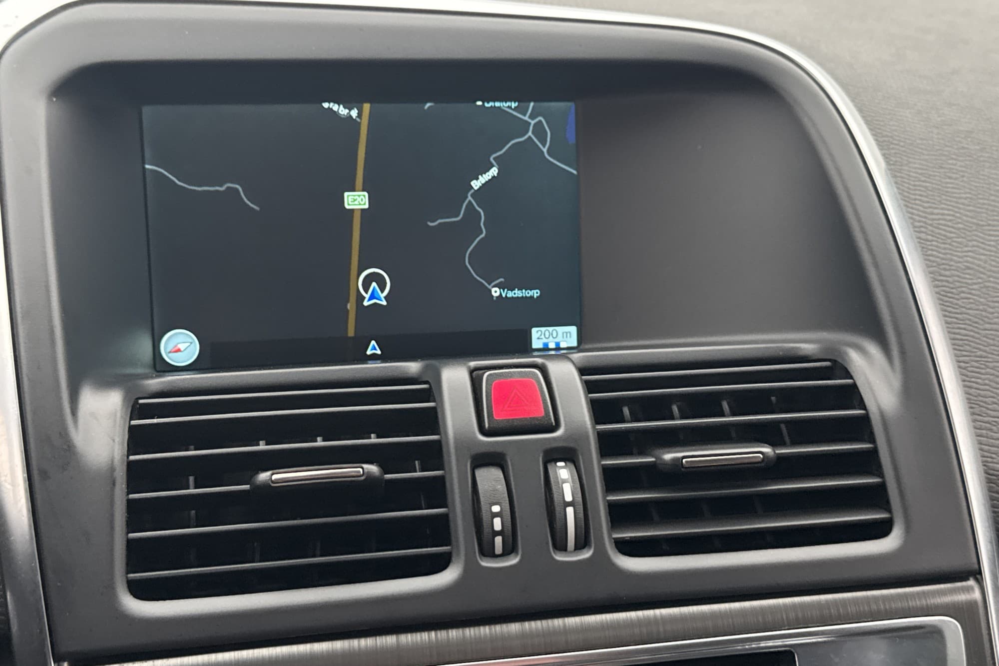 Volvo XC60 D4 190hk Summum Skinn Pano VOC Värm Navi Elstol