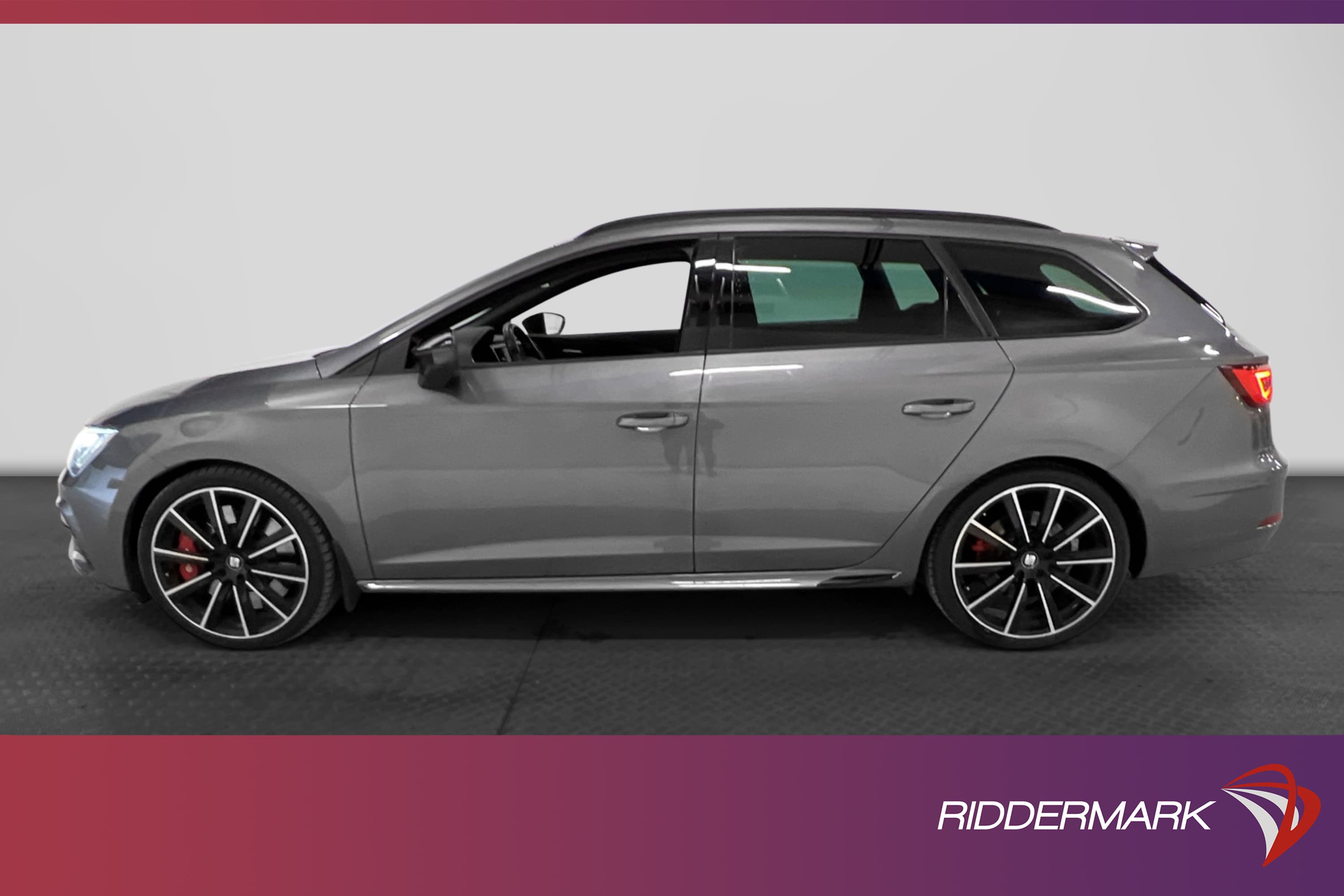 Seat Leon Cupra ST 2.0 300k 4D