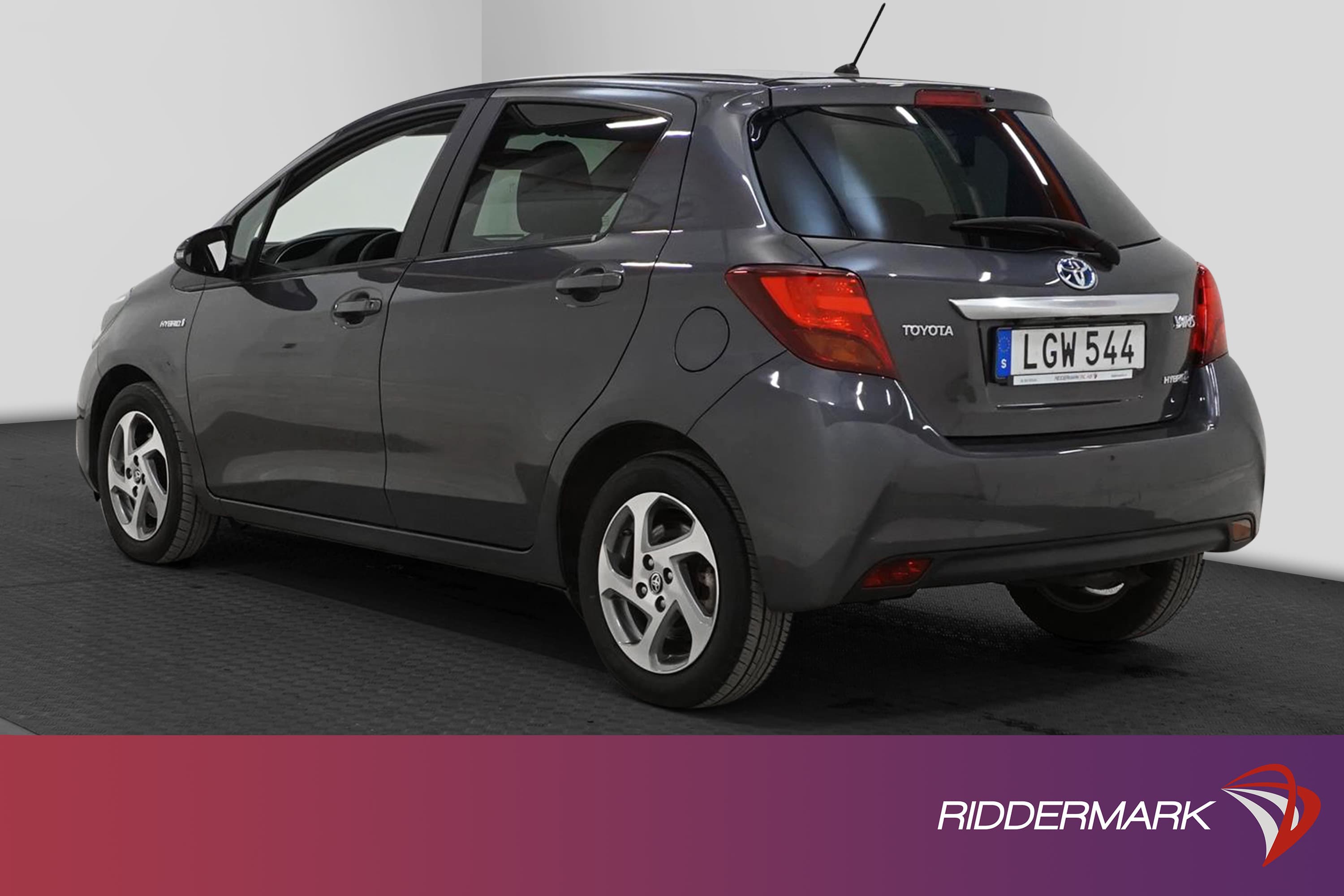 Toyota Yaris Hybrid e-CVT 101hk  B-Kamera Nyservad 0,33L/mil