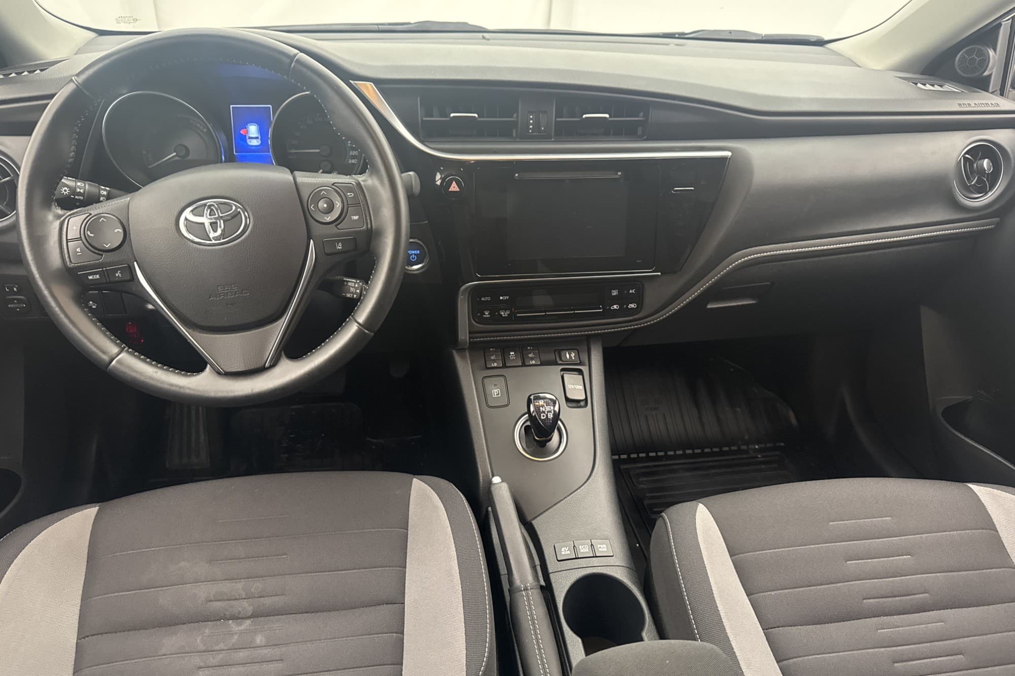 Toyota Auris Touring Sports Hybrid 136hk Kamera Farthållare