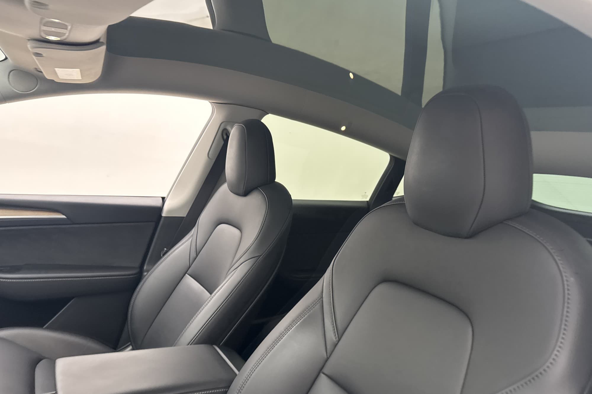 Tesla Model Y Long Range AWD Autopilot Pano Svensksåld MOMS